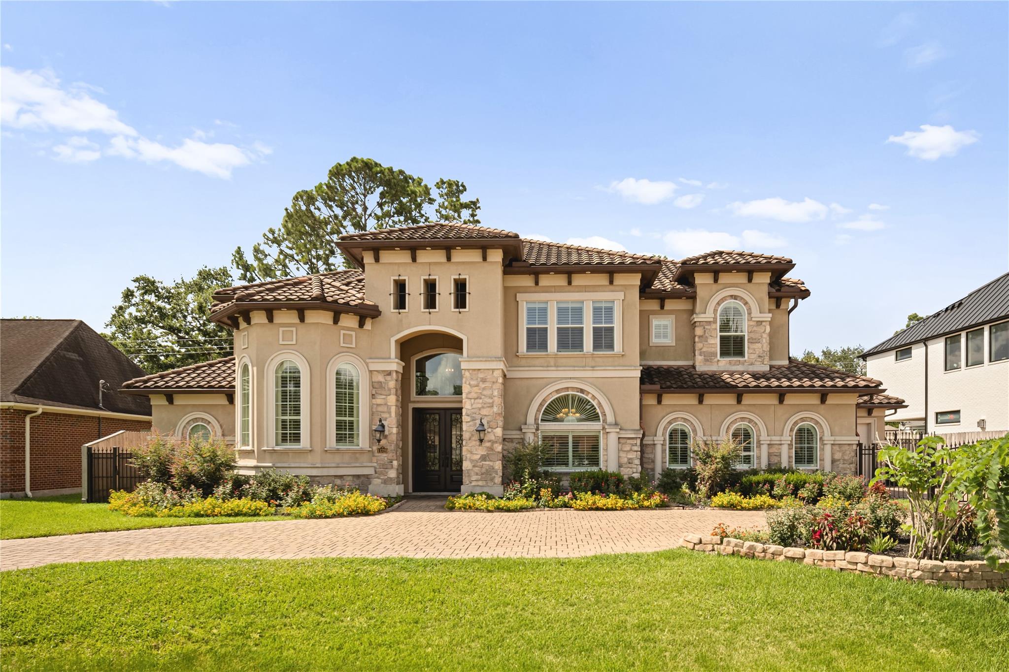11729 Joan Of Arc Drive