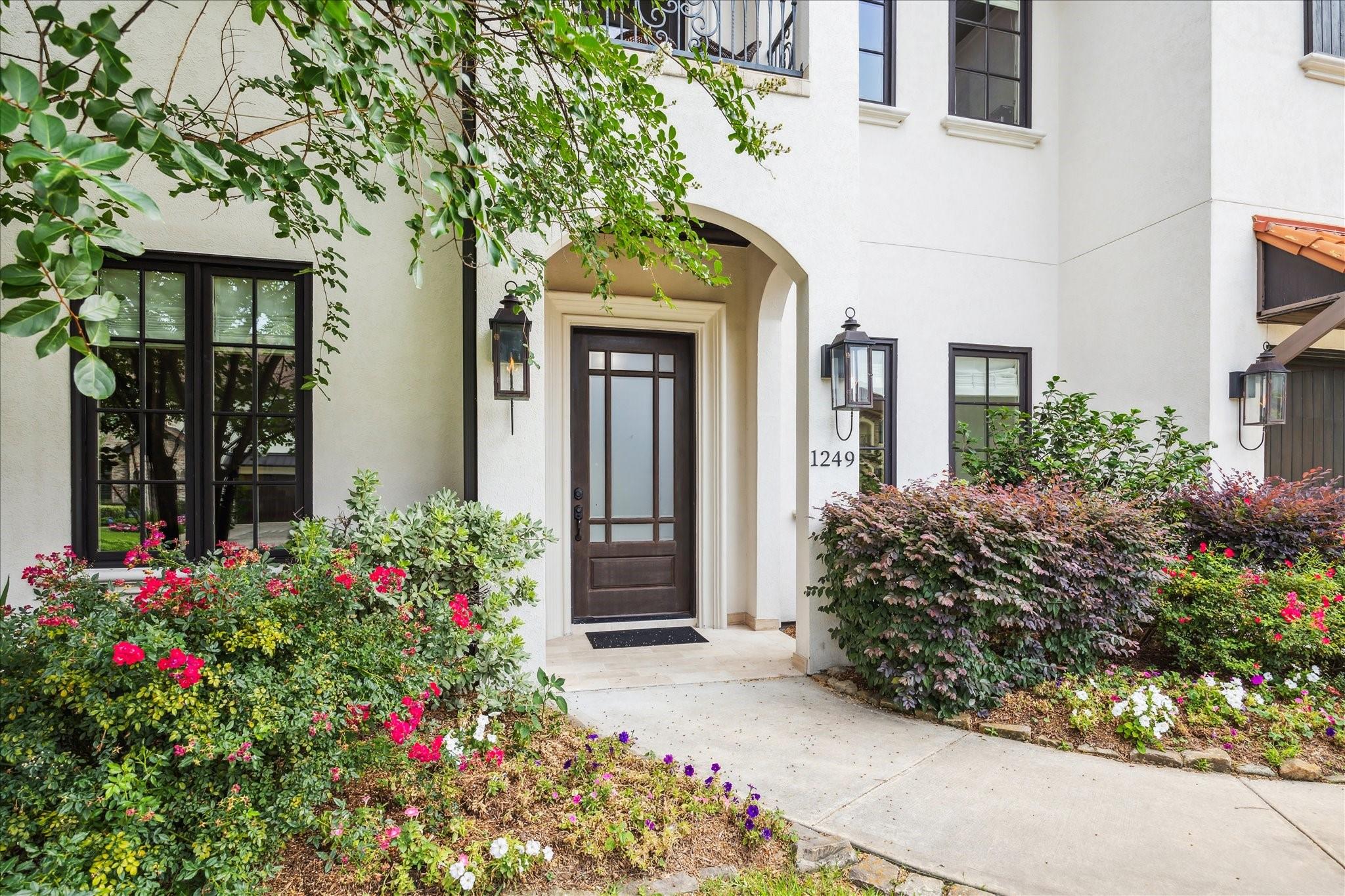 1249 Gardenia Drive, Houston