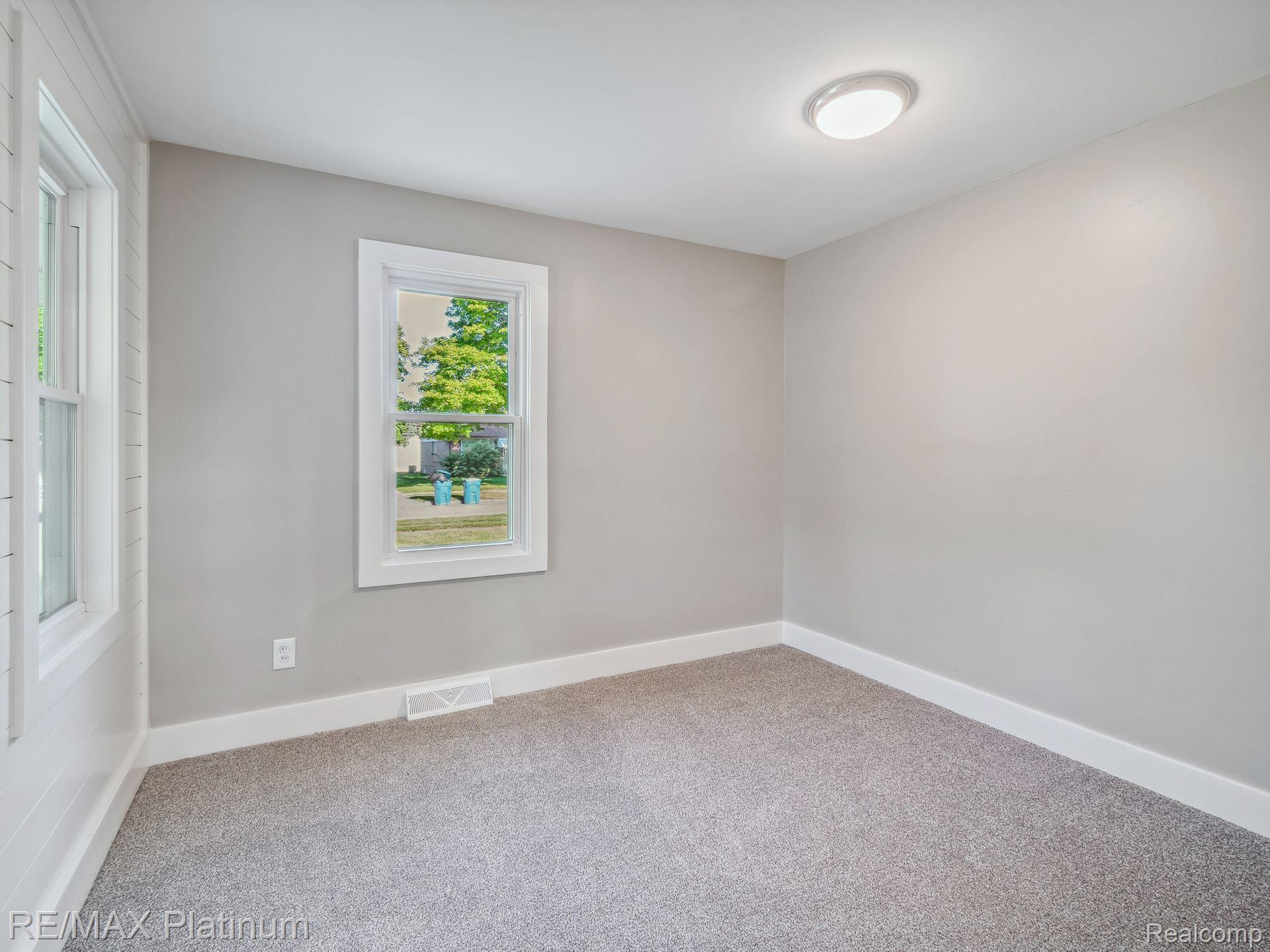 26617 CRYSTAL Avenue