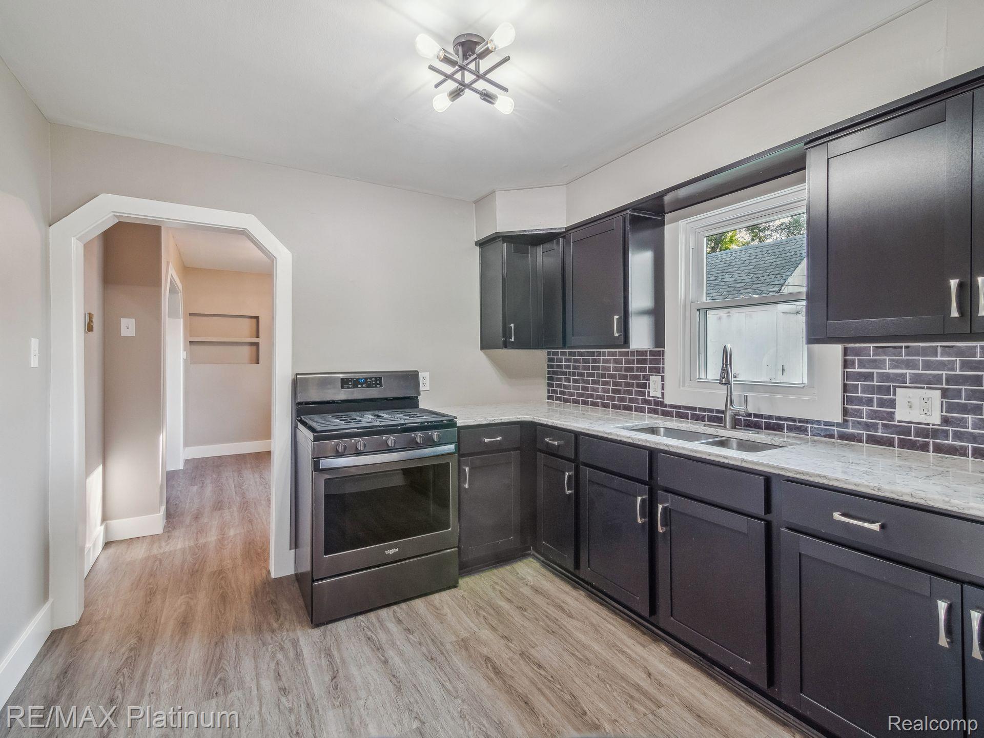 26617 CRYSTAL Avenue