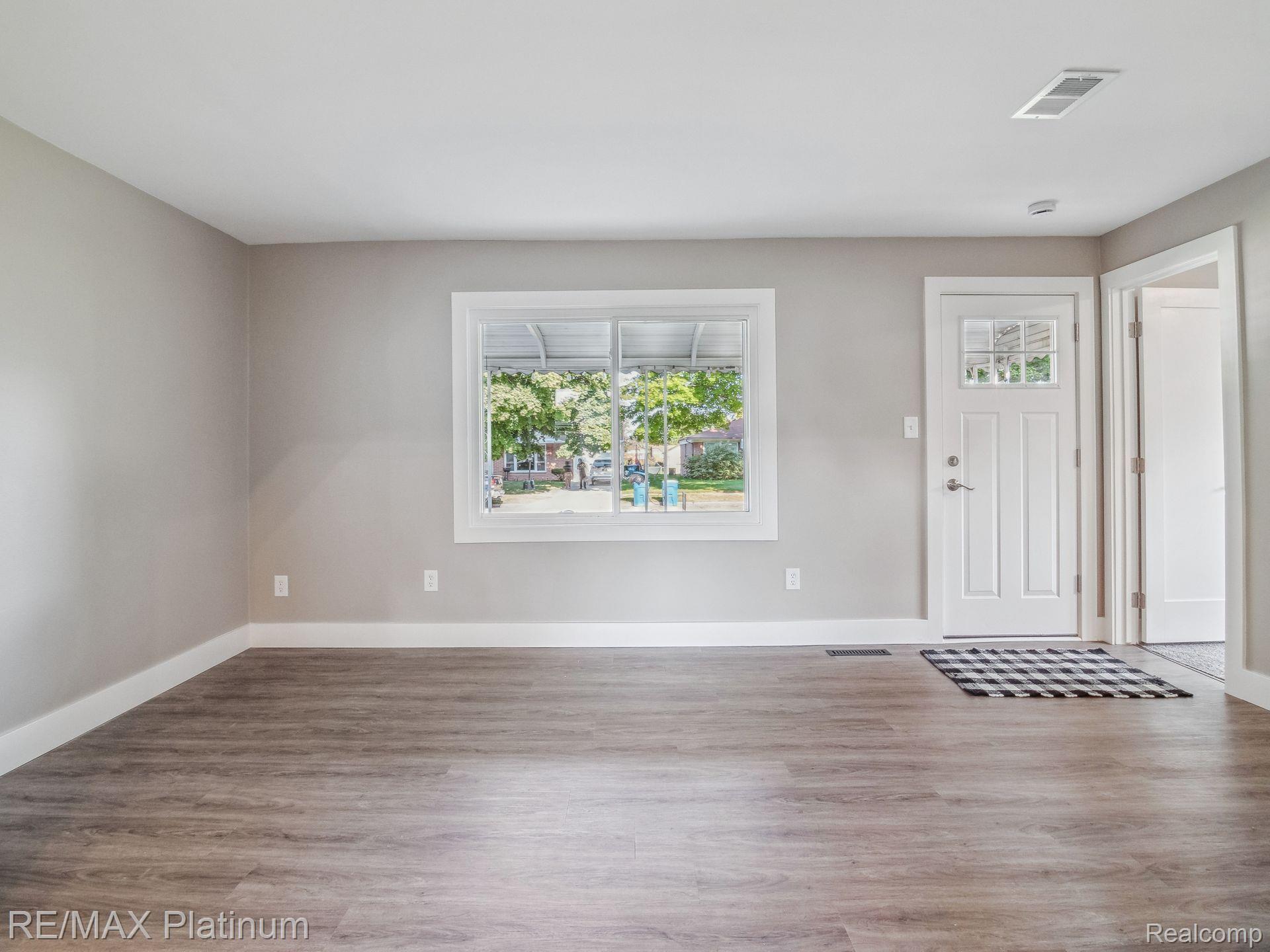 26617 CRYSTAL Avenue