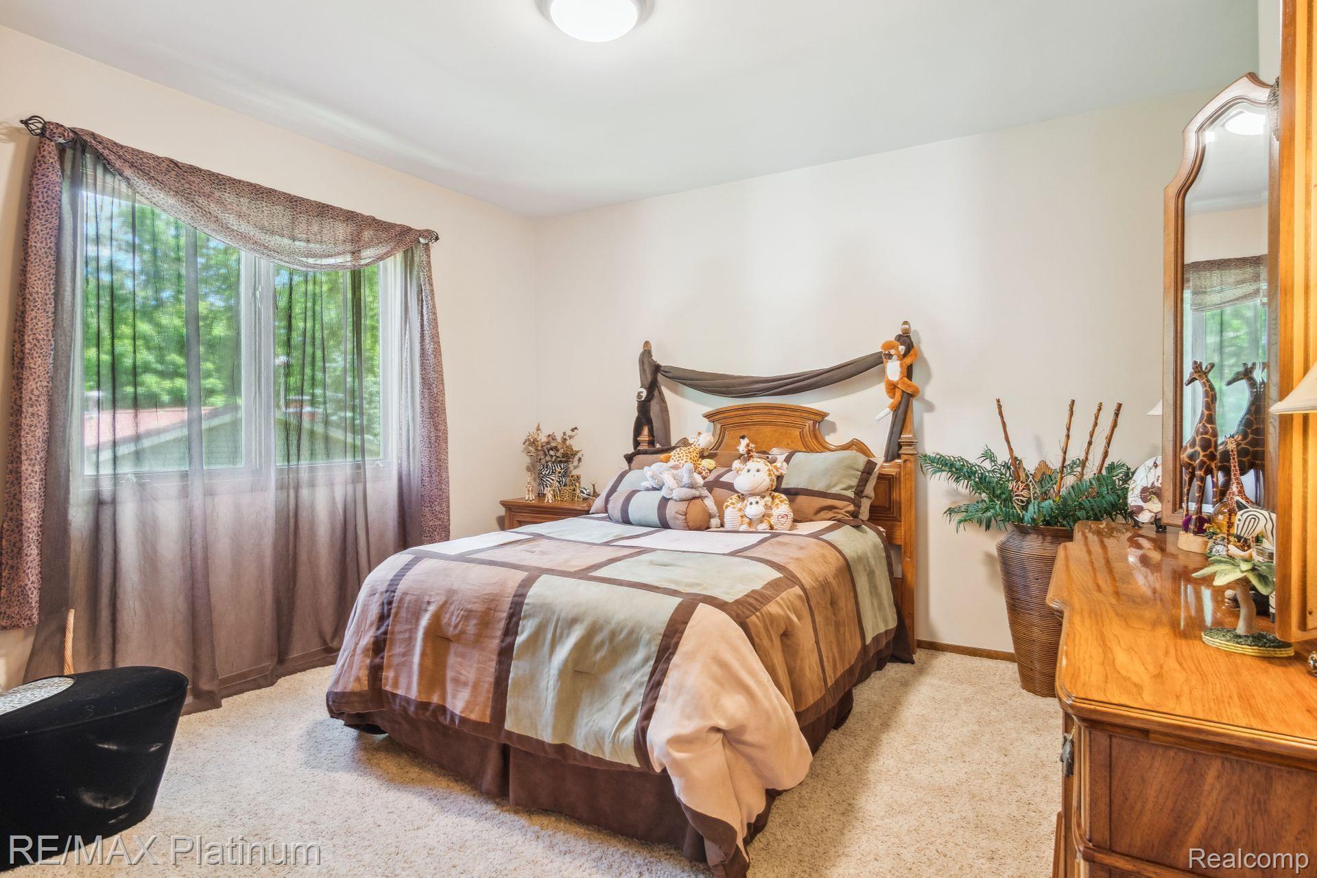 891 BLUE HERON Drive