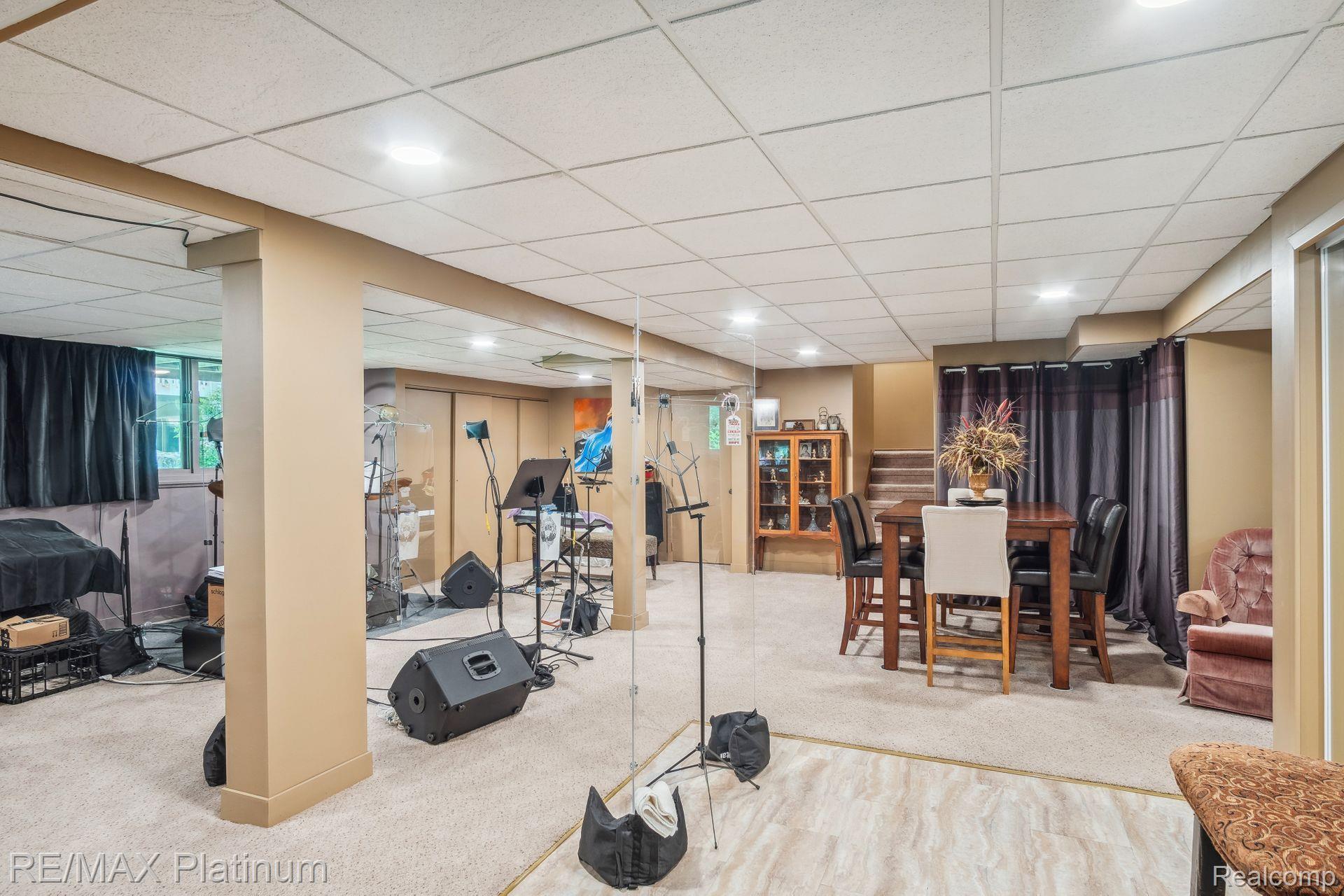 891 BLUE HERON Drive