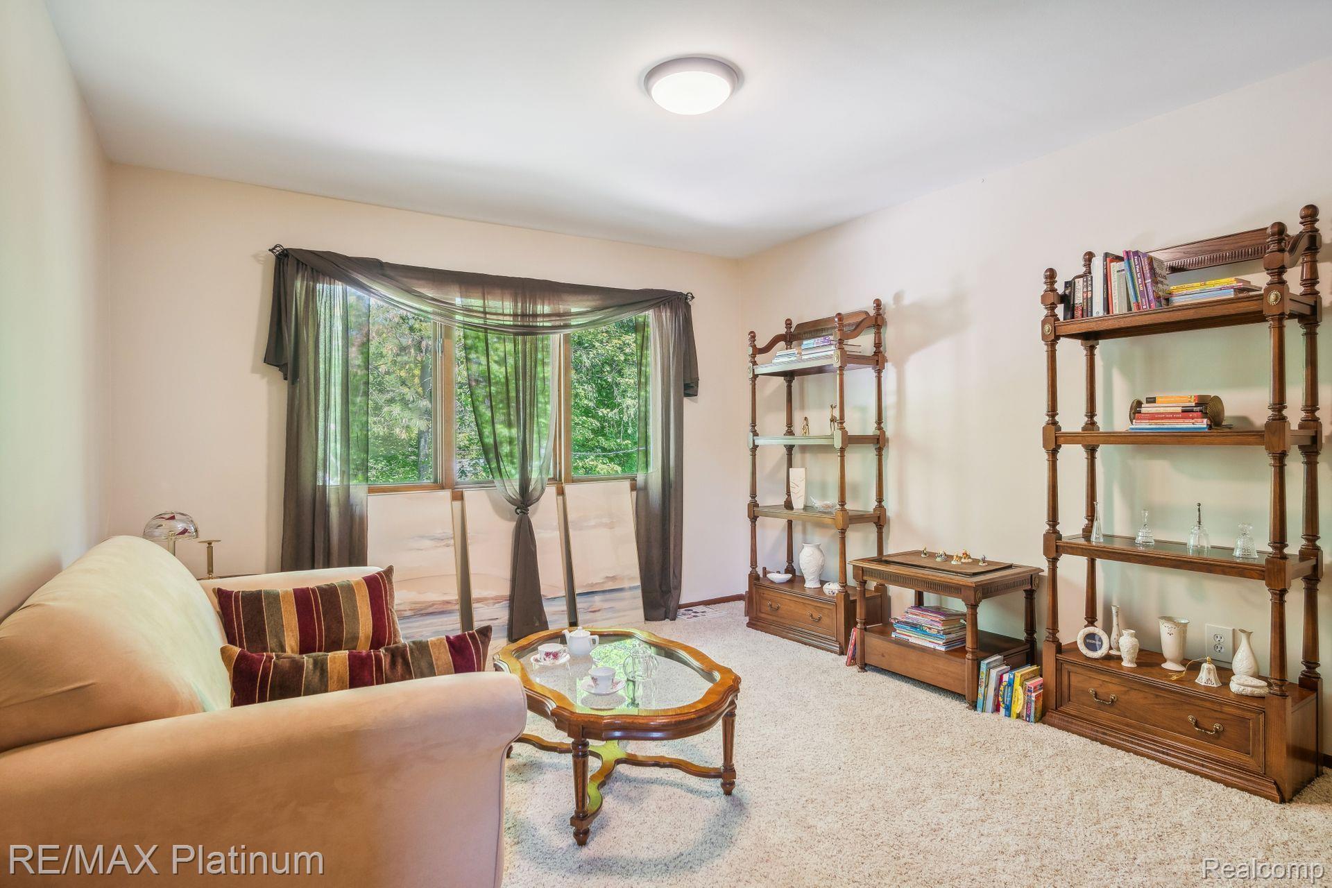 891 BLUE HERON Drive