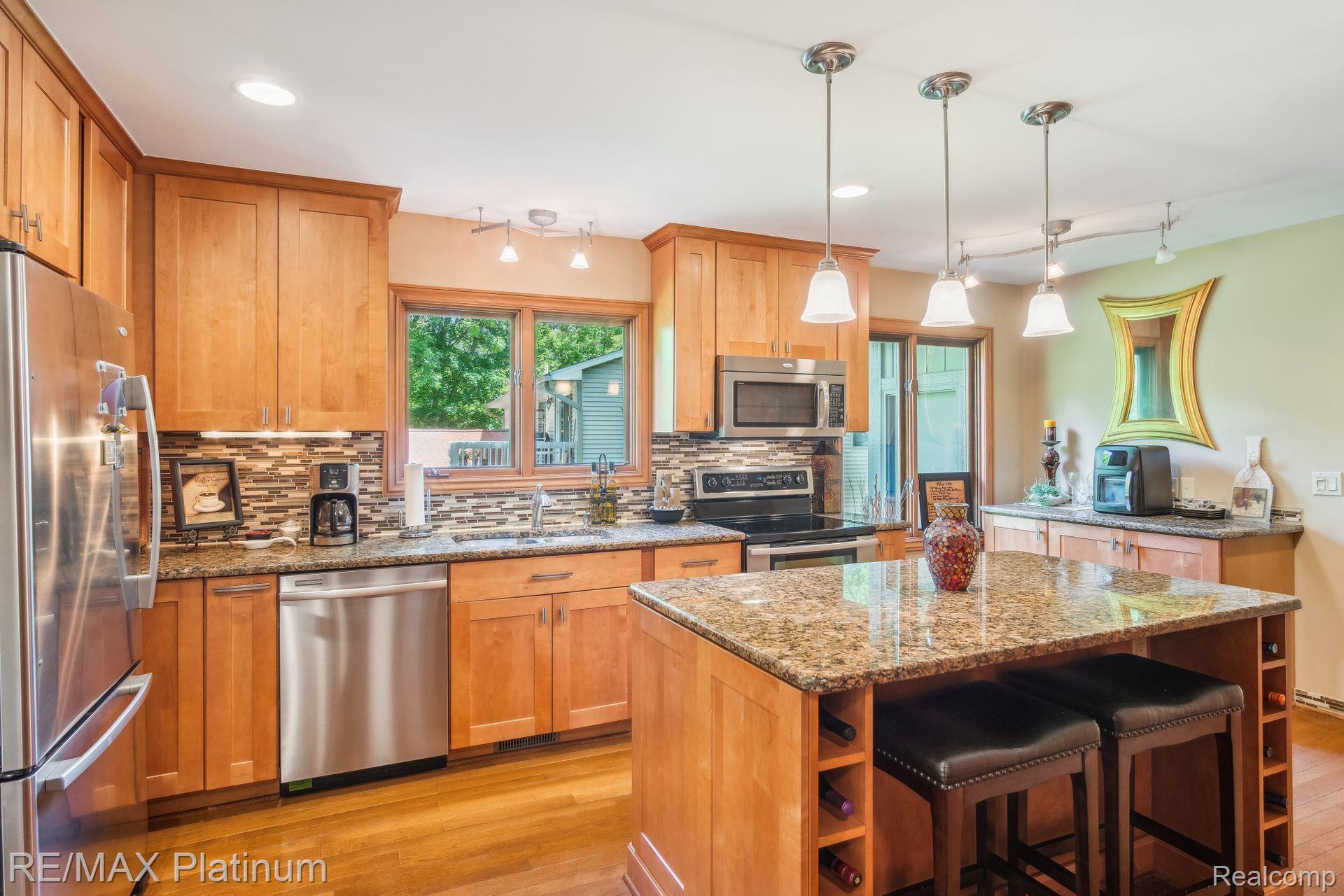 891 BLUE HERON Drive