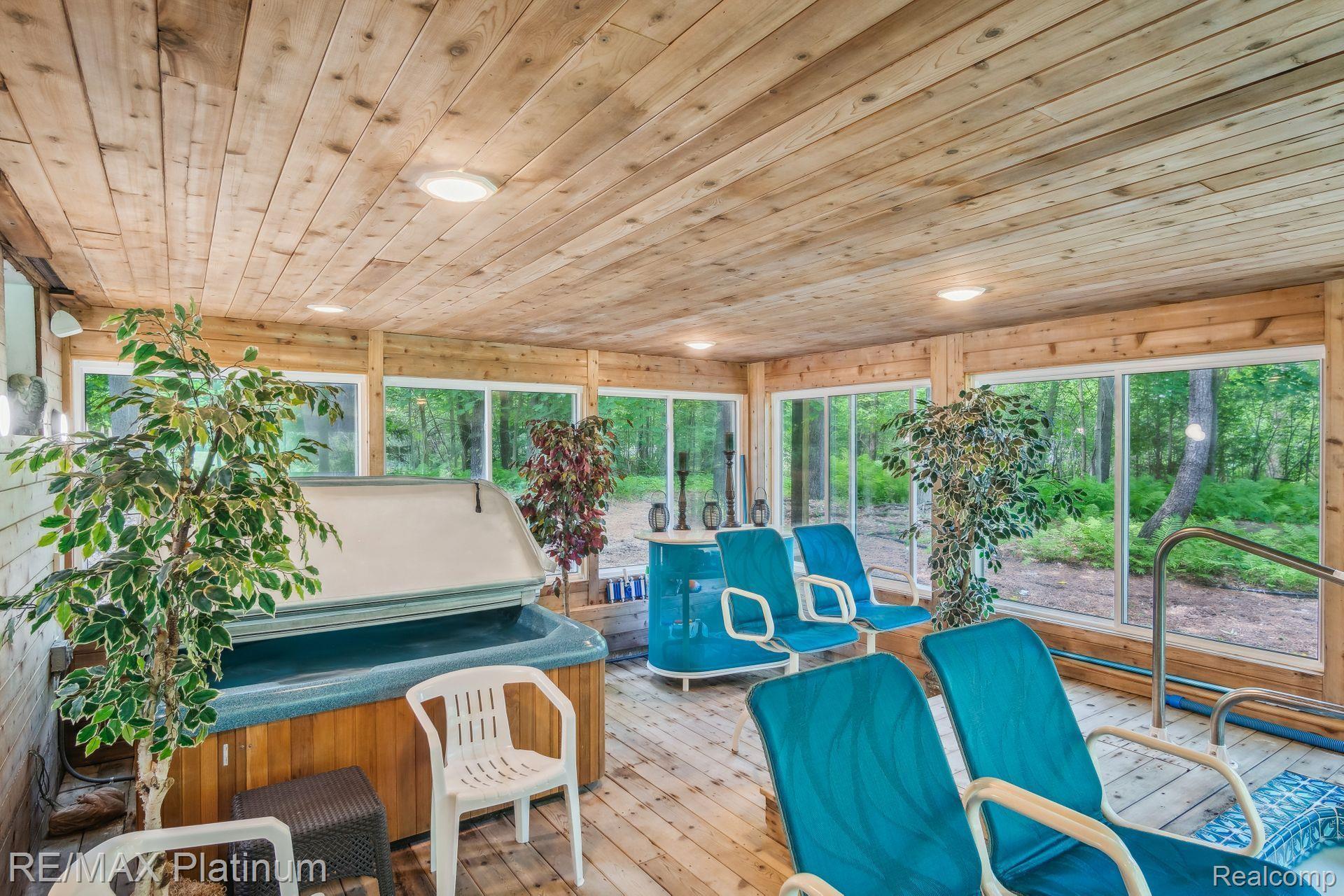 891 BLUE HERON Drive