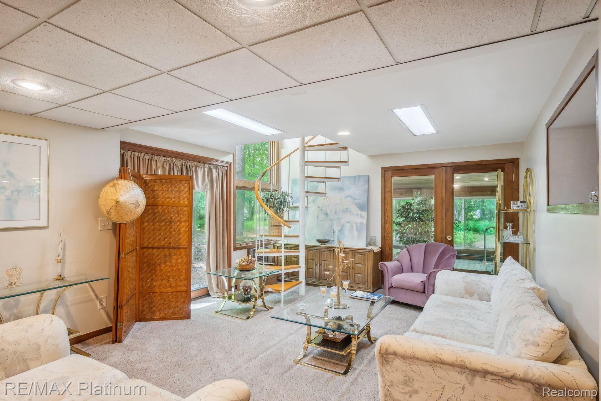 891 BLUE HERON Drive