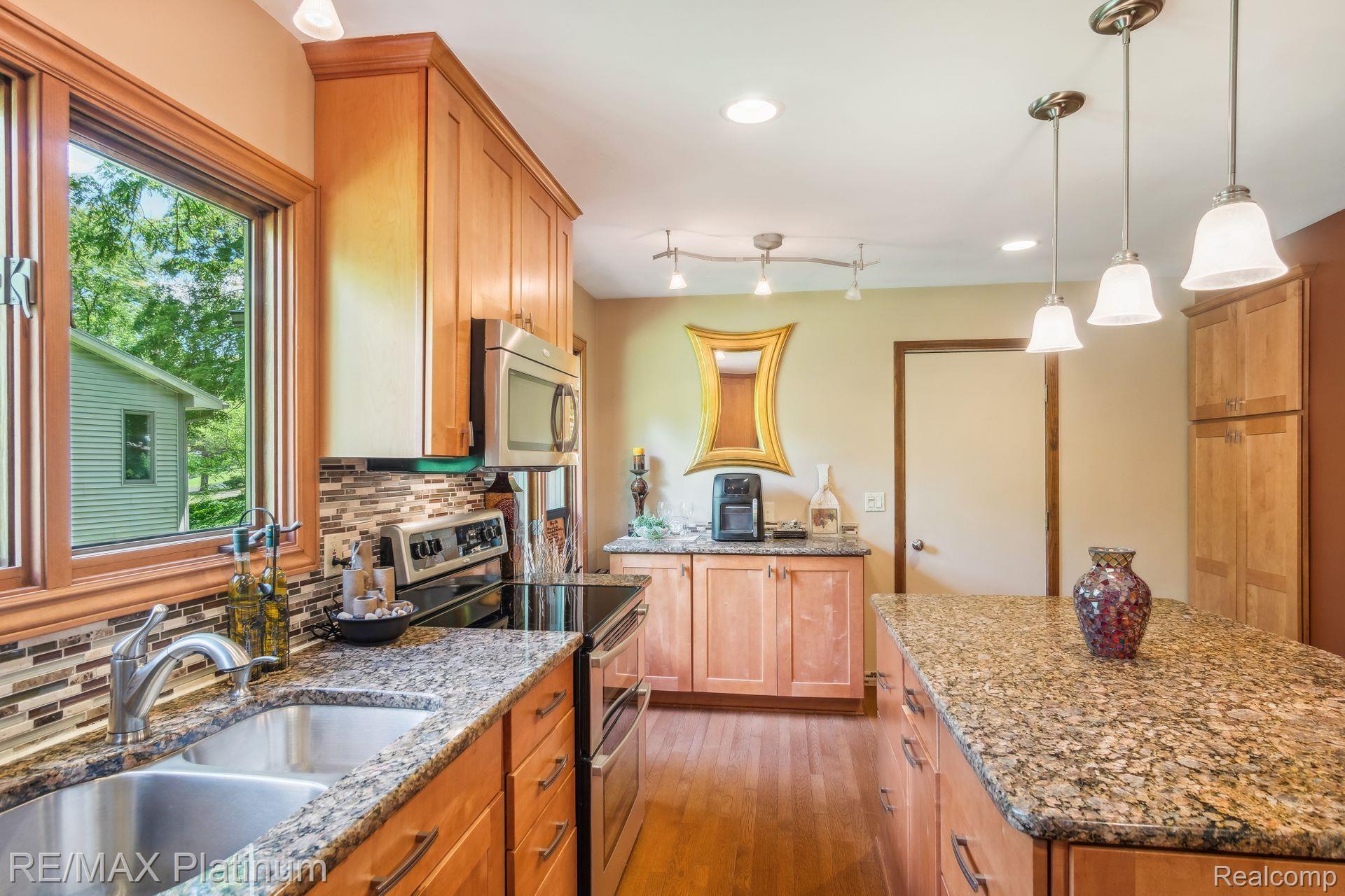 891 BLUE HERON Drive