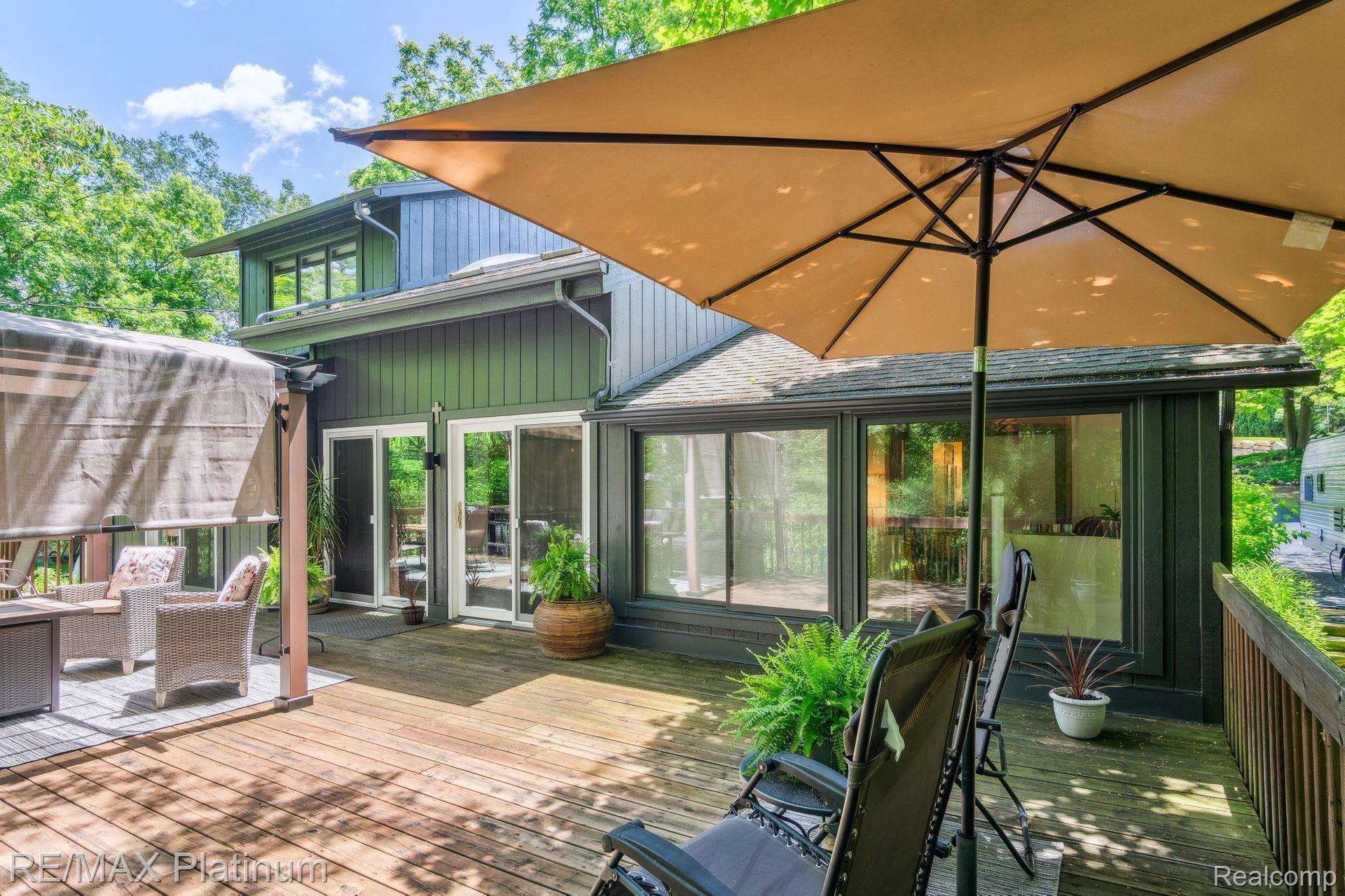 891 BLUE HERON Drive