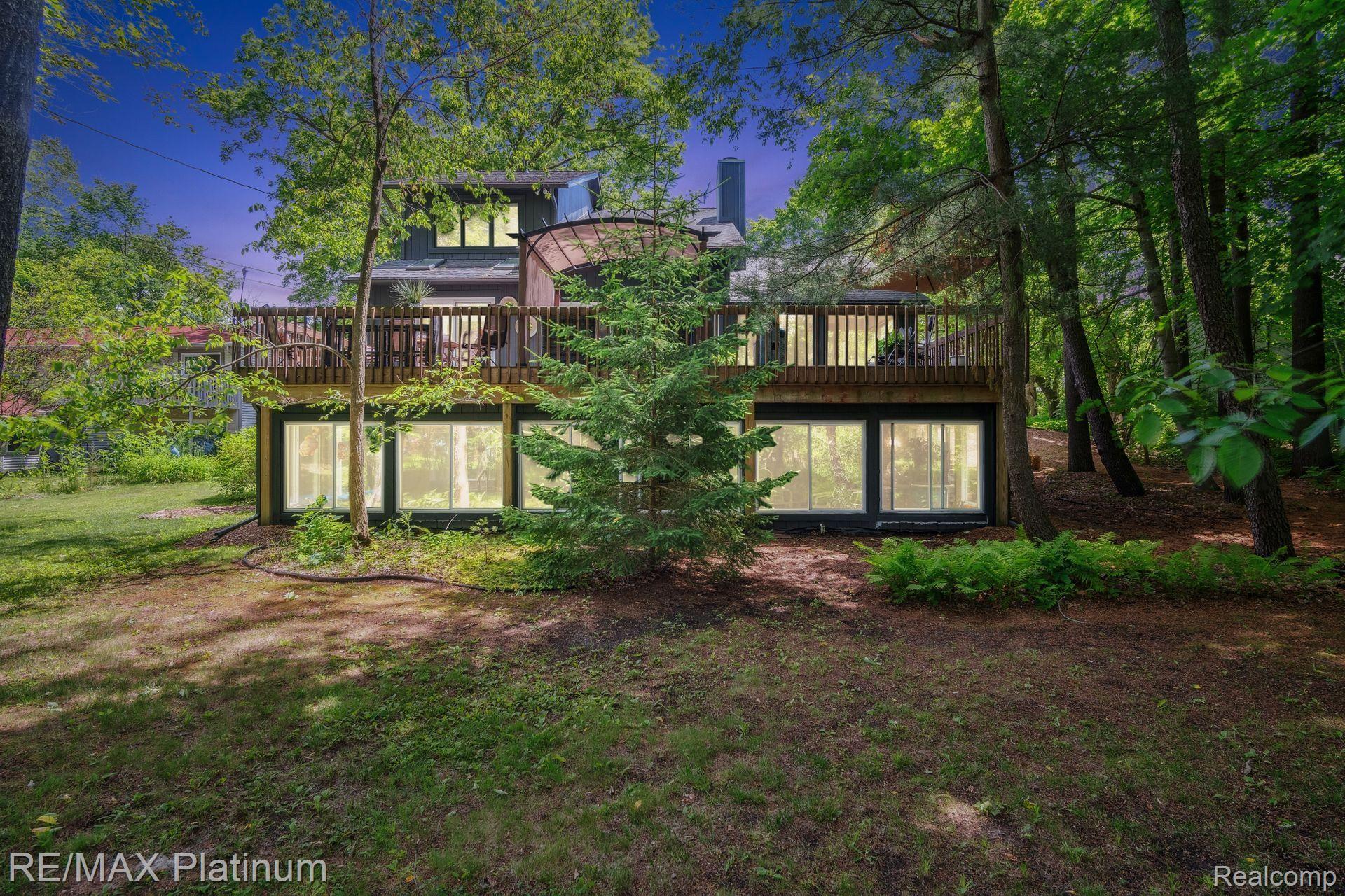 891 BLUE HERON Drive