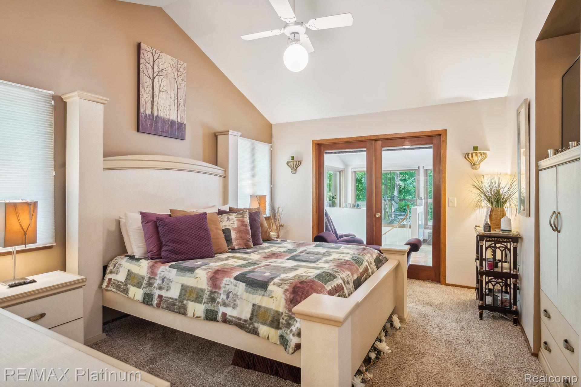 891 BLUE HERON Drive