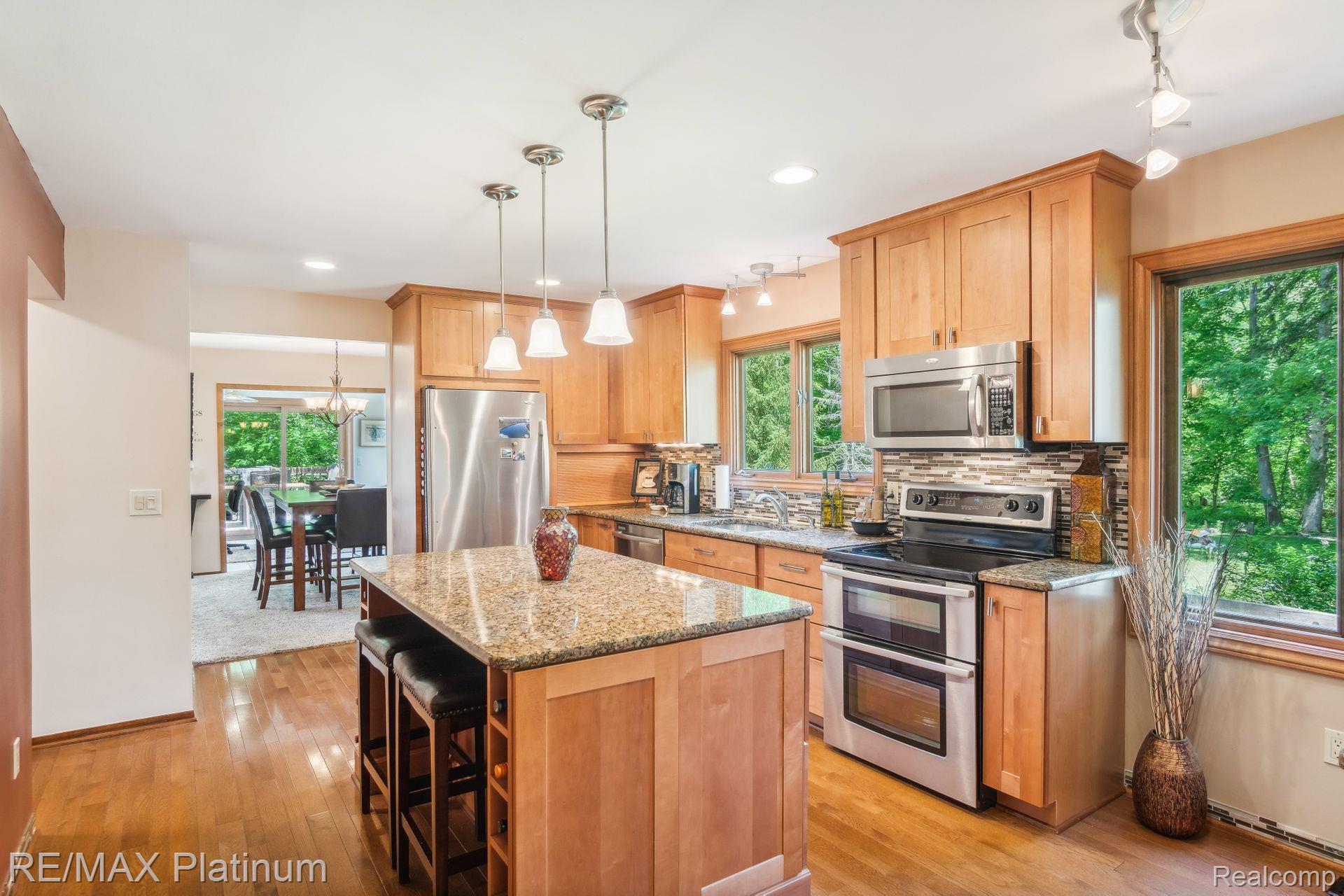 891 BLUE HERON Drive