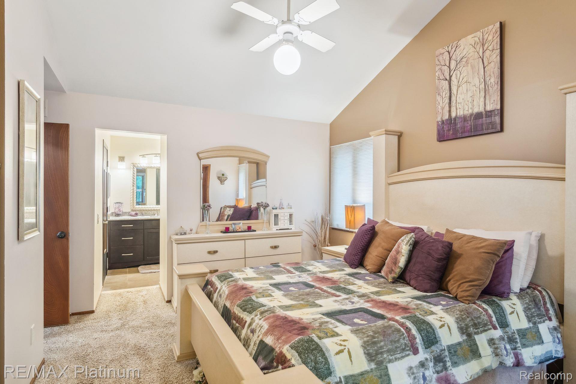 891 BLUE HERON Drive