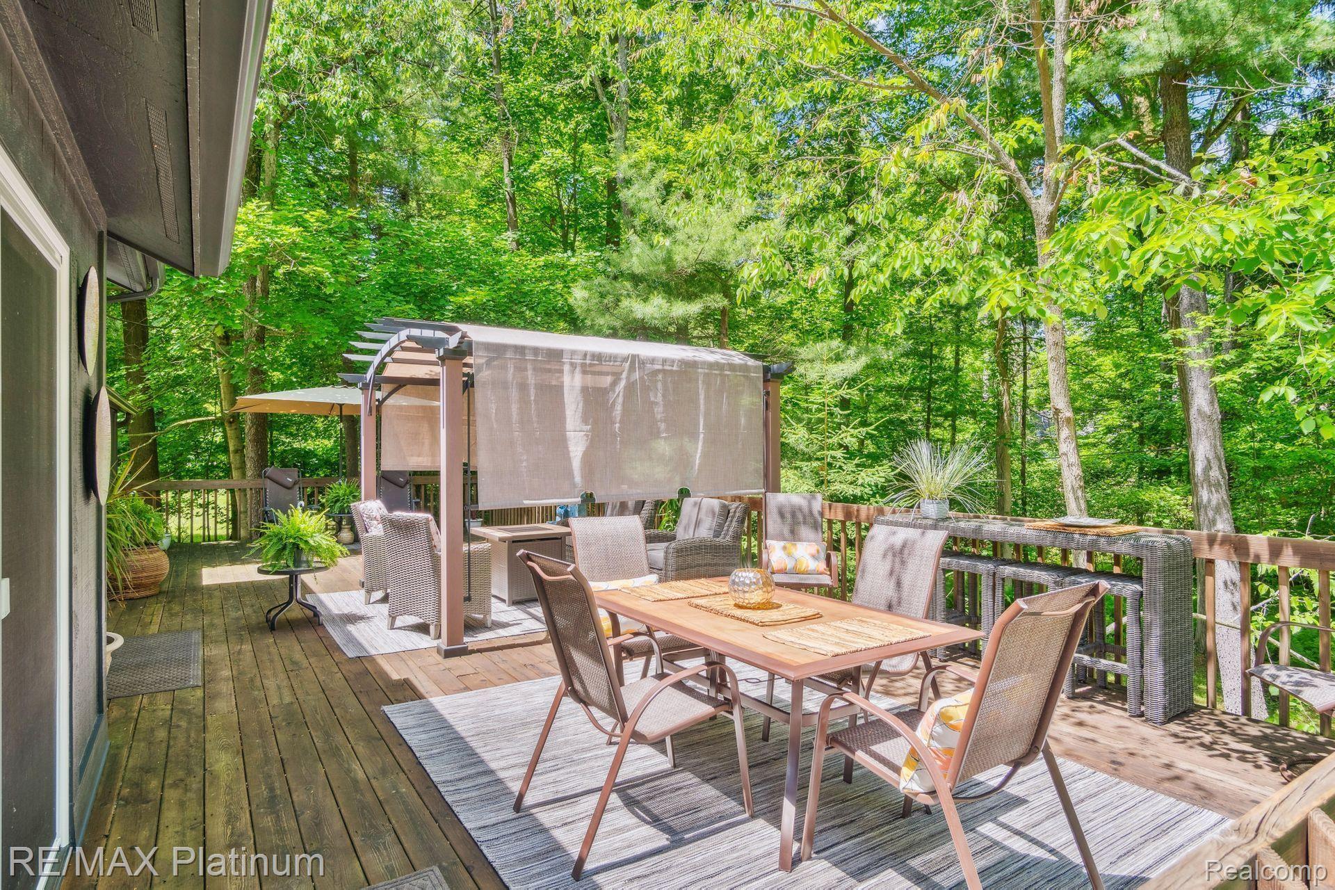 891 BLUE HERON Drive