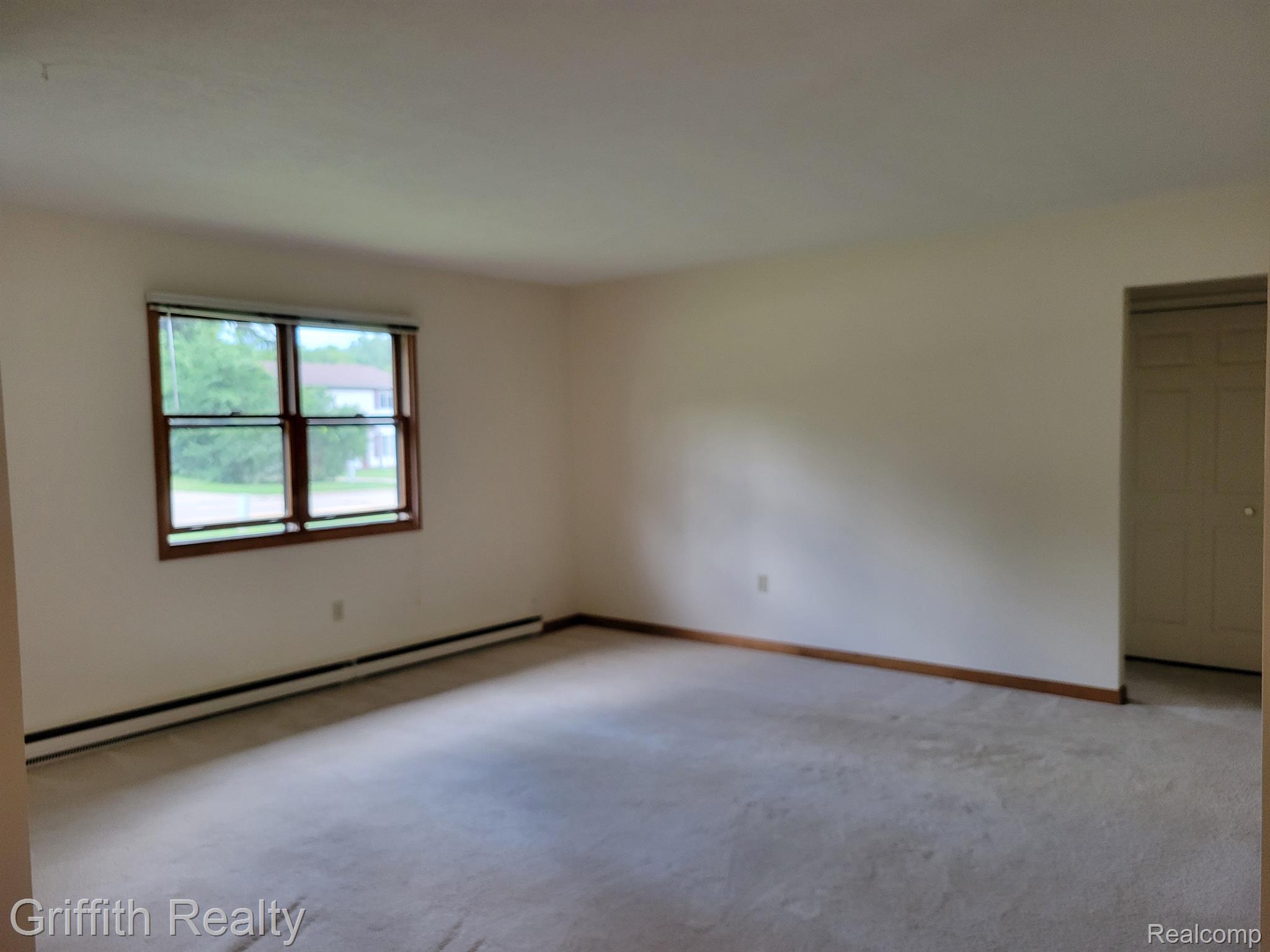 400 and 402 GARDEN Lane