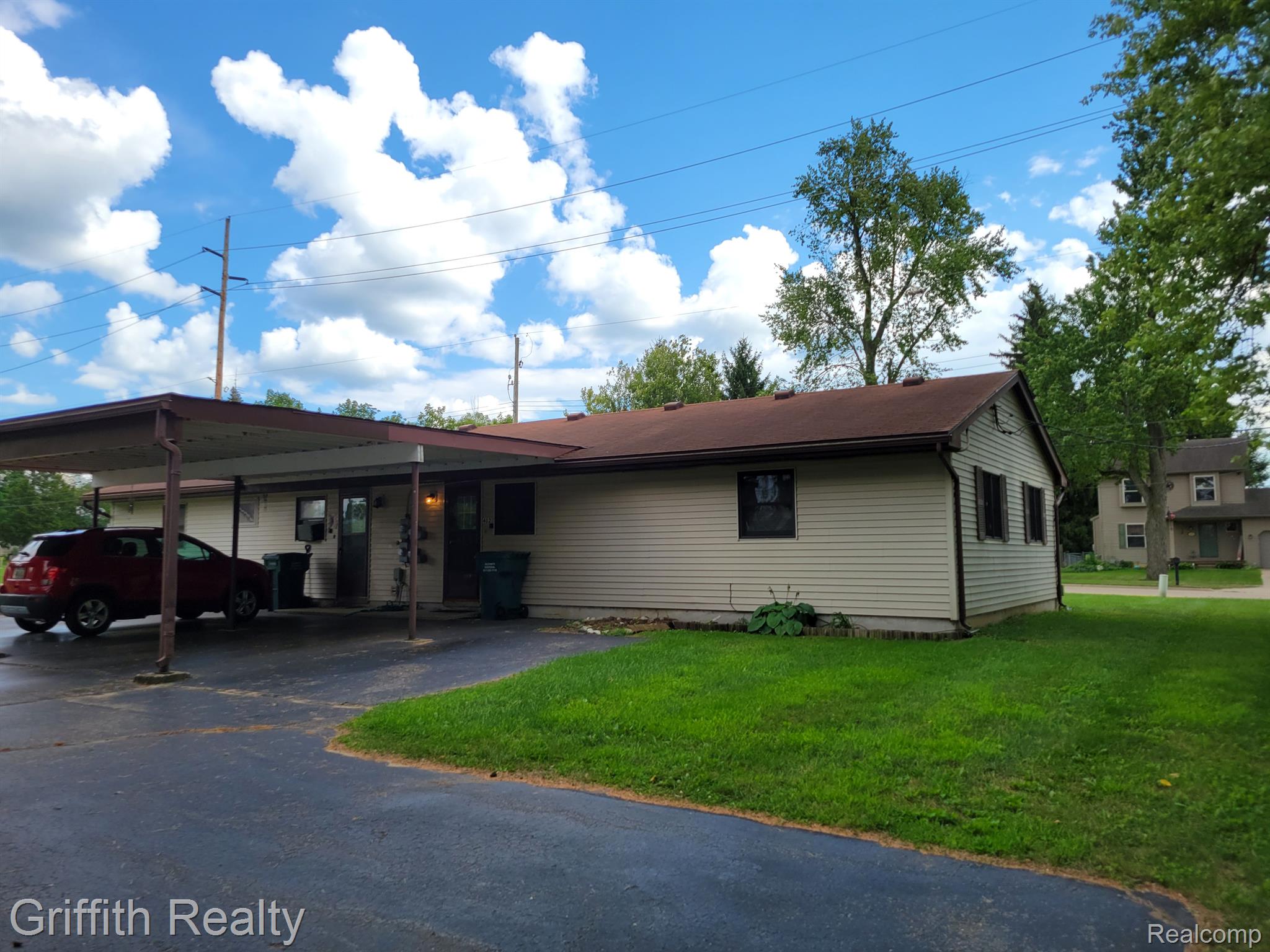 400 and 402 GARDEN Lane