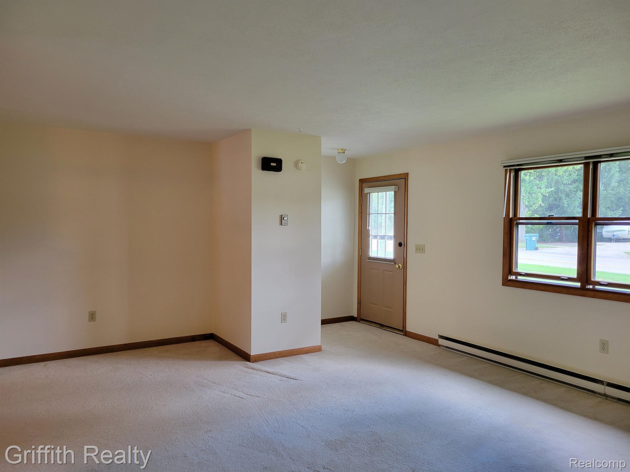 400 and 402 GARDEN Lane