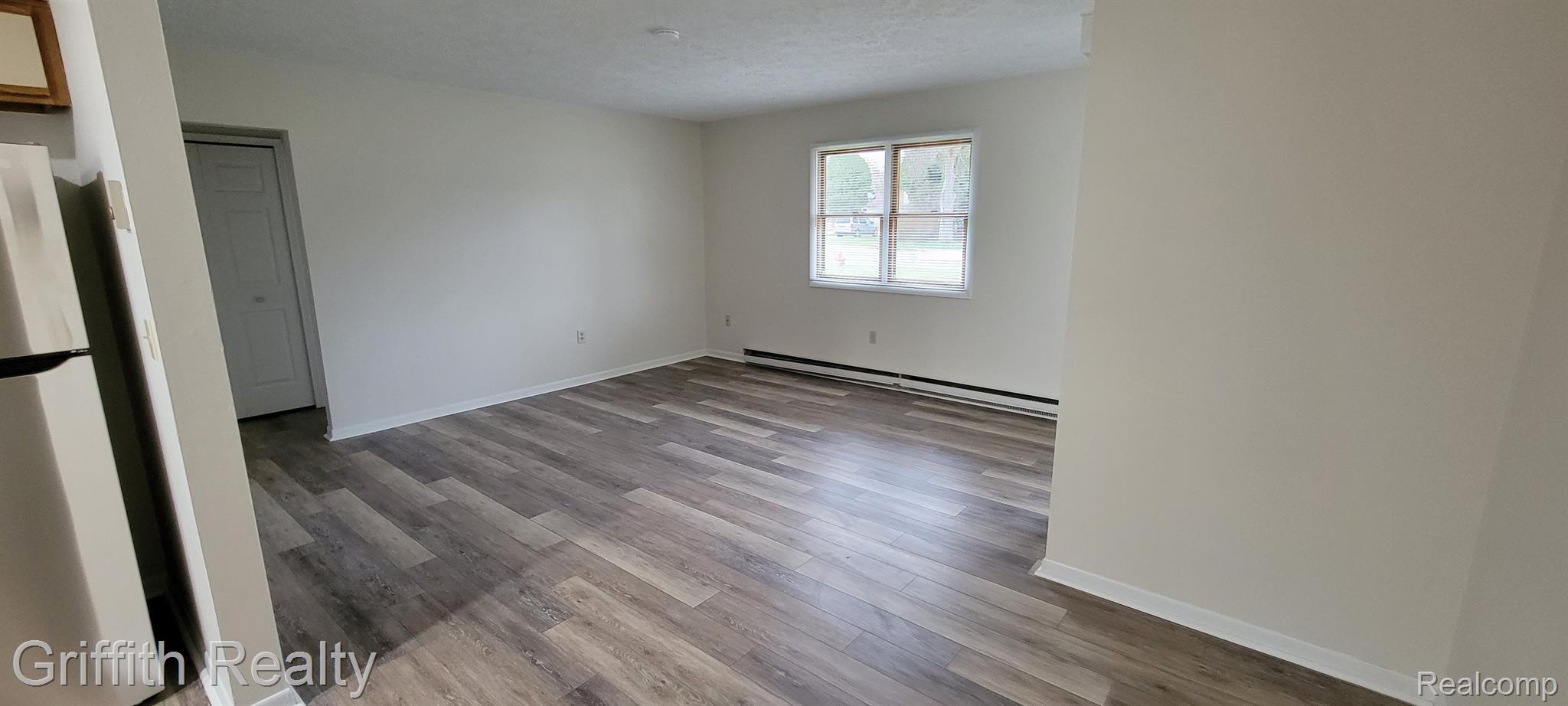 400 and 402 GARDEN Lane