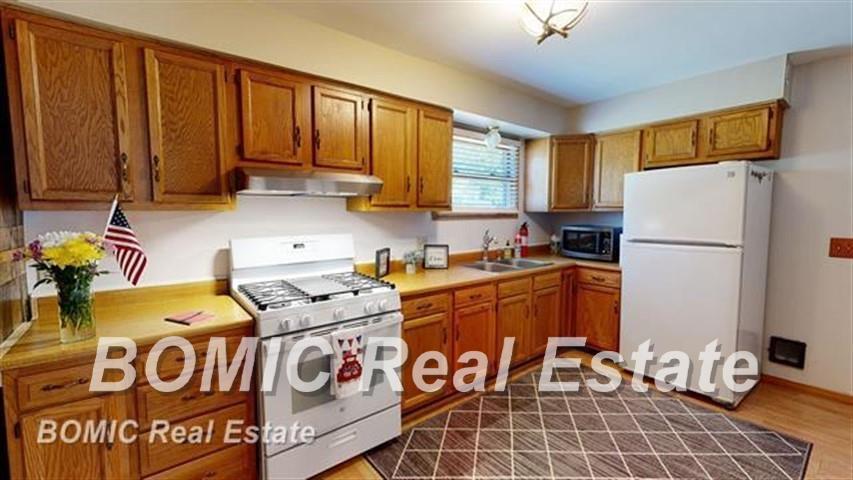 2222 Rose Island Road