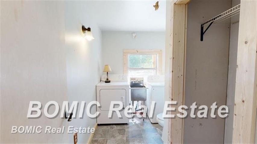 2222 Rose Island Road