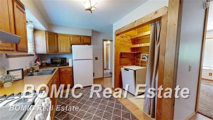 2222 Rose Island Road