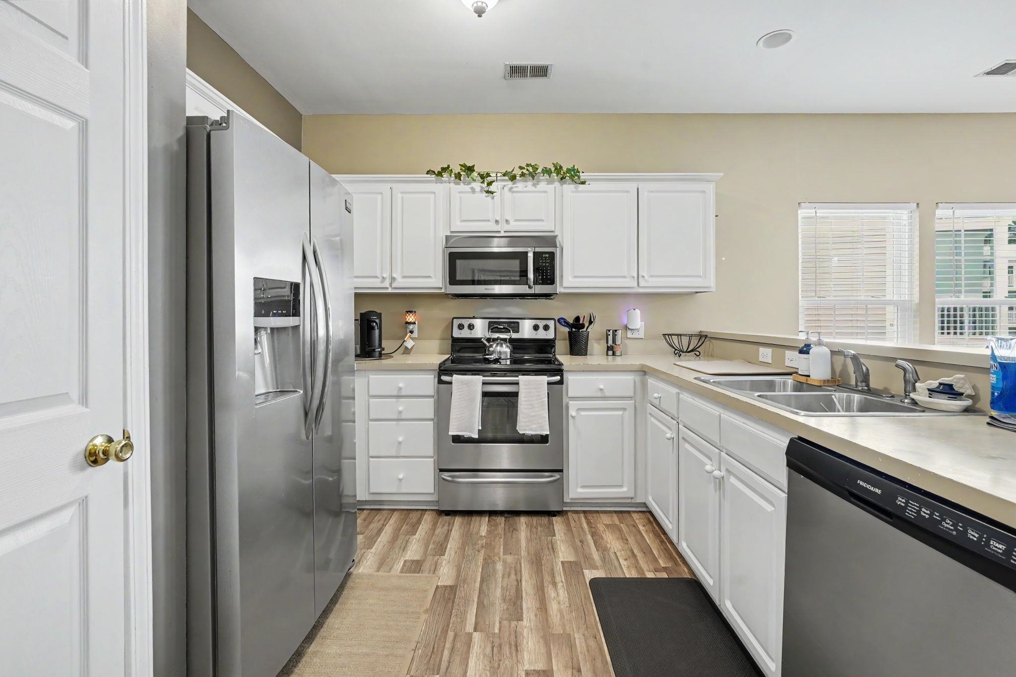 2478 Coastline Ct. Unit: 201