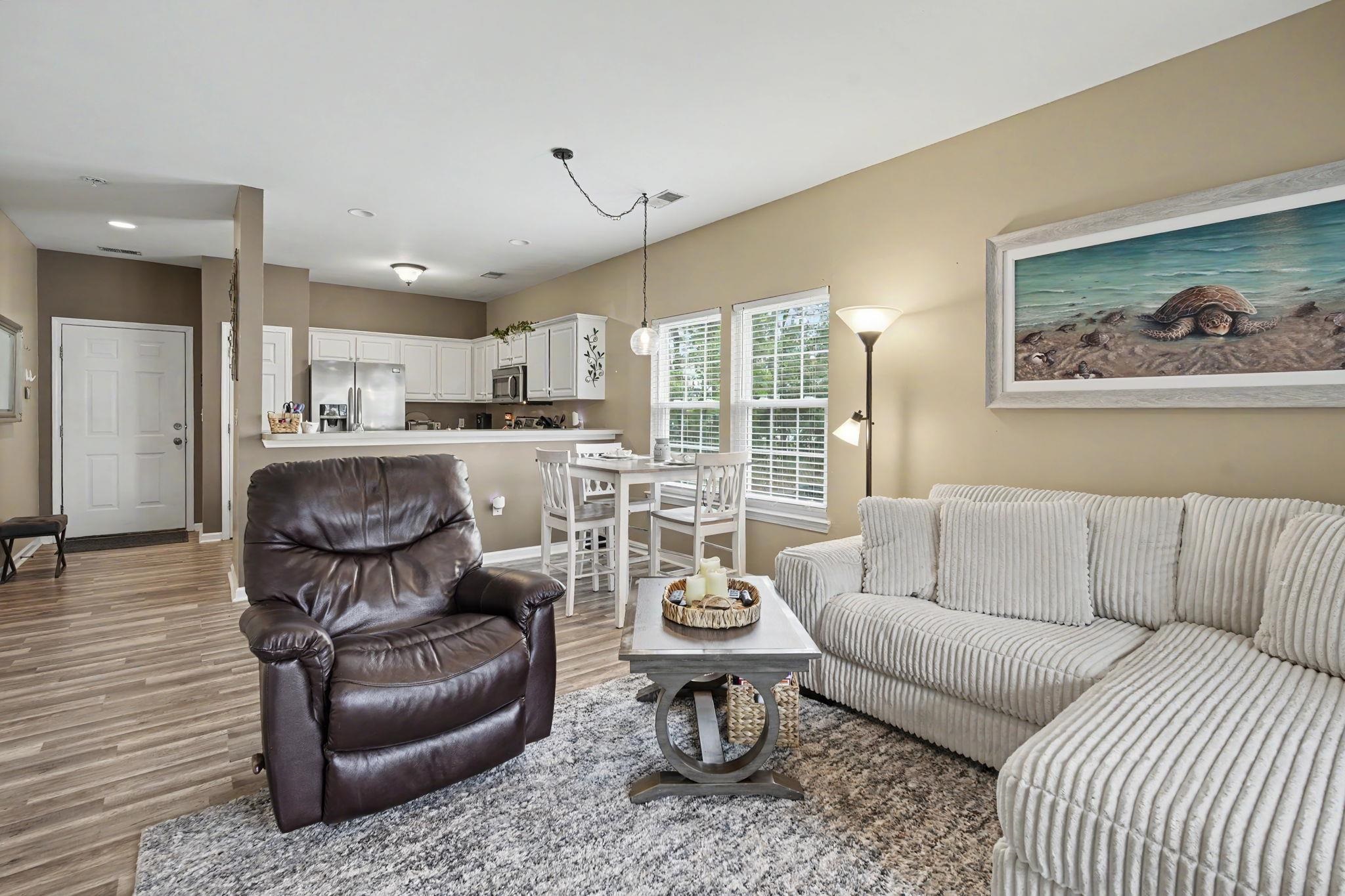 2478 Coastline Ct. Unit: 201