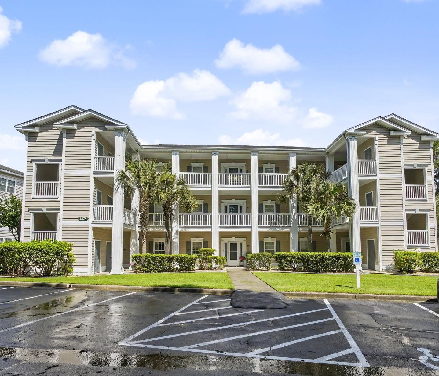 2478 Coastline Ct. Unit: 201