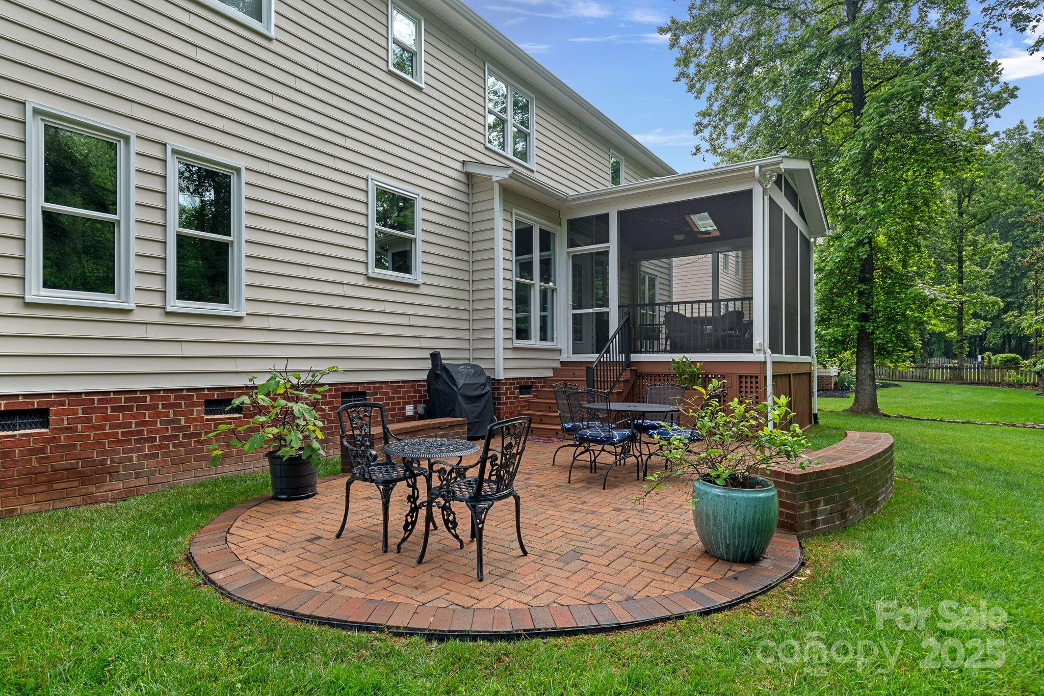 1402 Coachman Drive