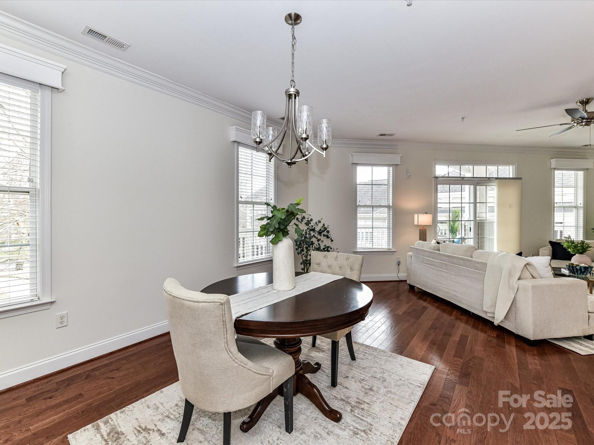 8925 Rosalyn Glen Road