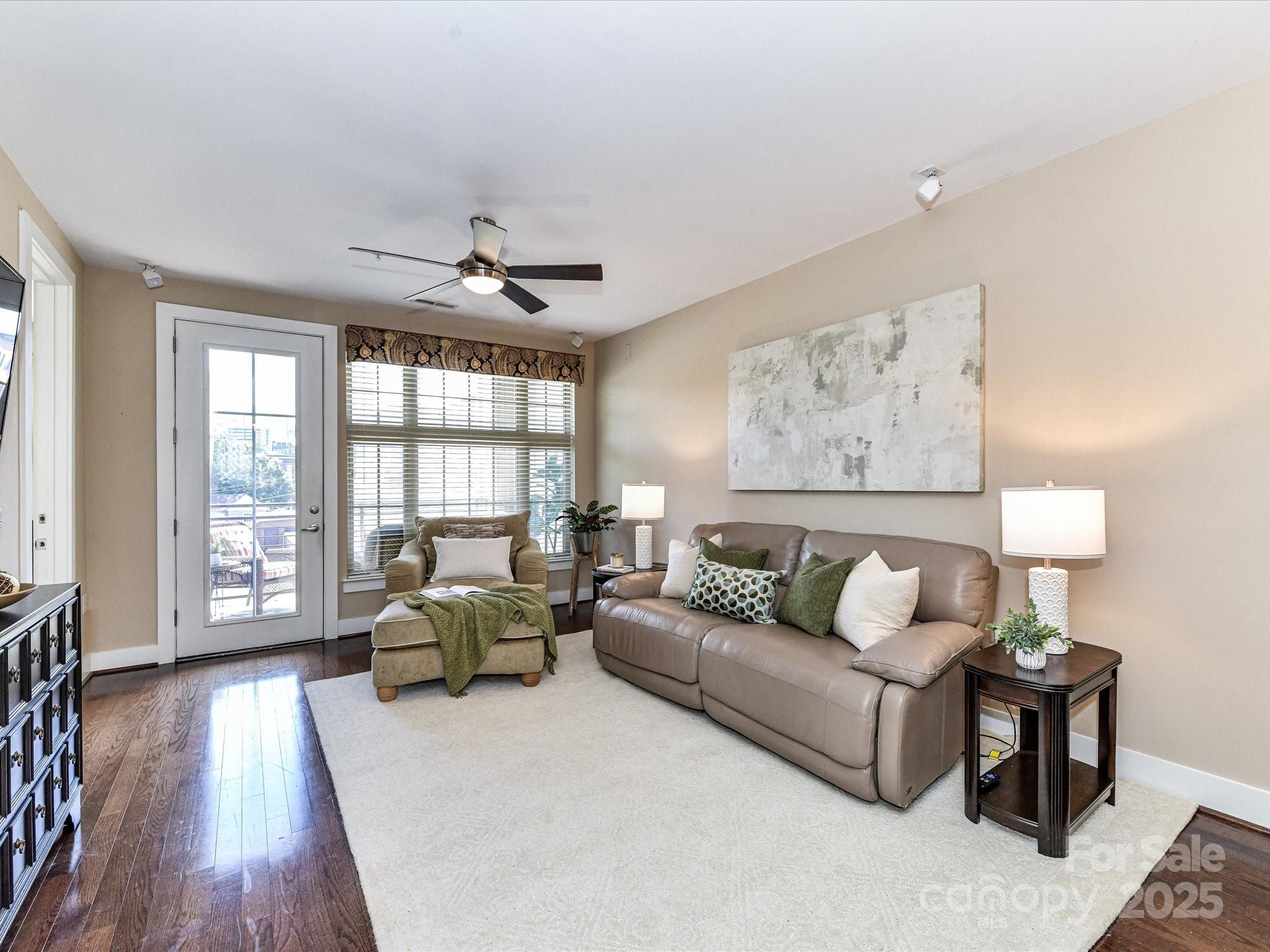 1101 W 1st Street Unit: 302