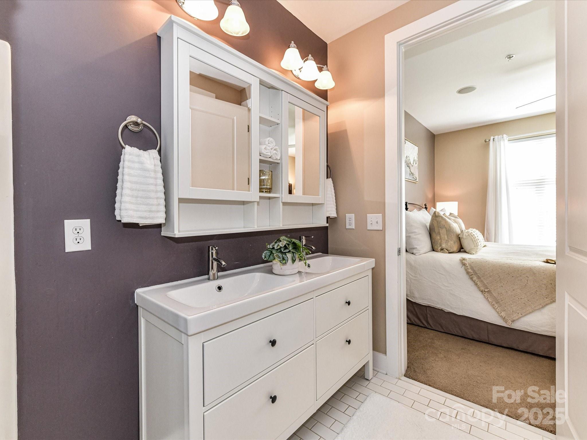 1101 W 1st Street Unit: 302