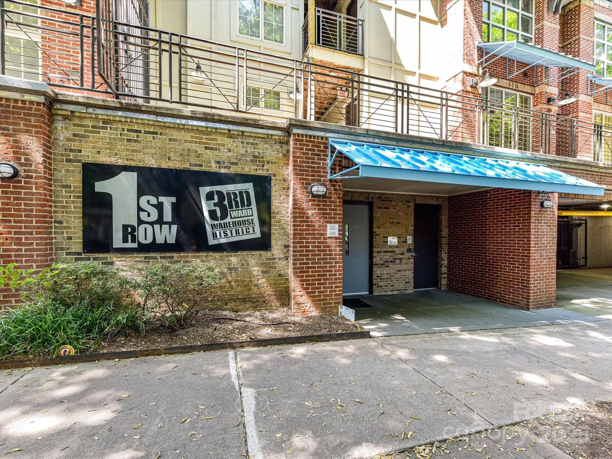1101 W 1st Street Unit: 302