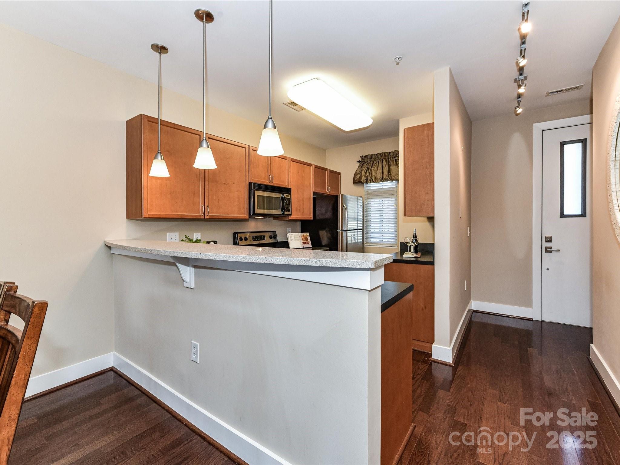 1101 W 1st Street Unit: 302