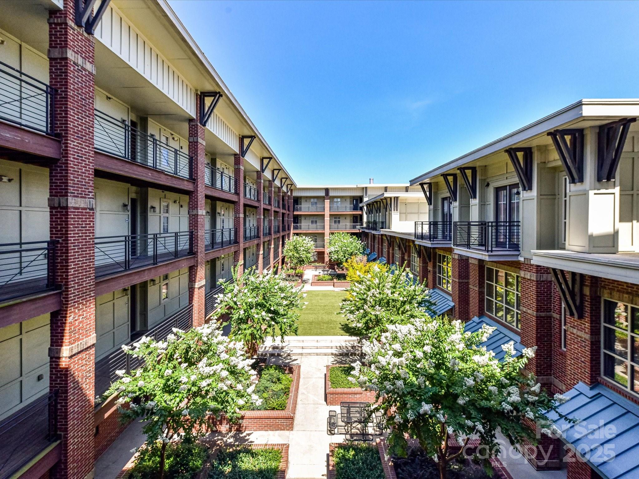1101 W 1st Street Unit: 302