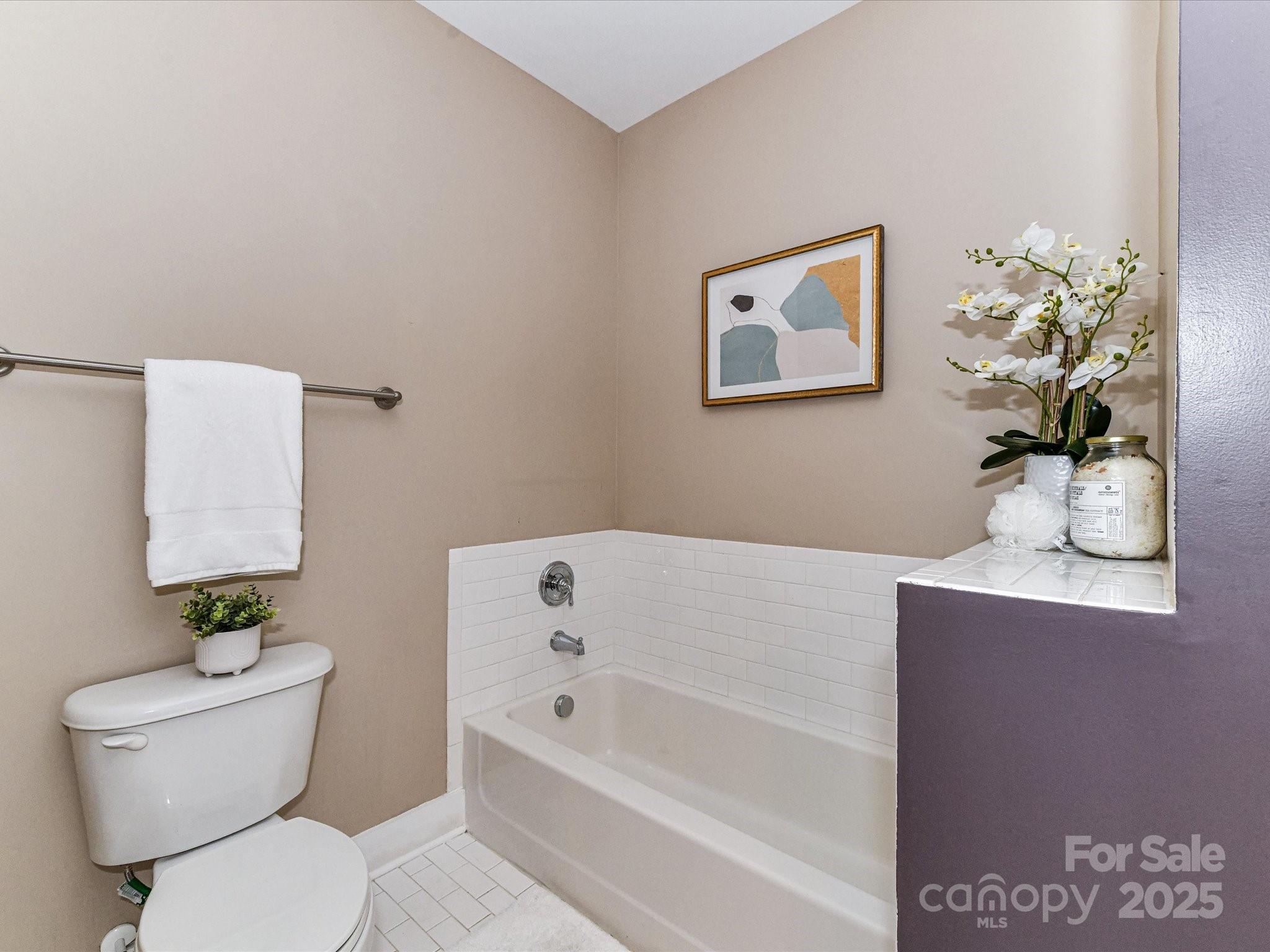 1101 W 1st Street Unit: 302