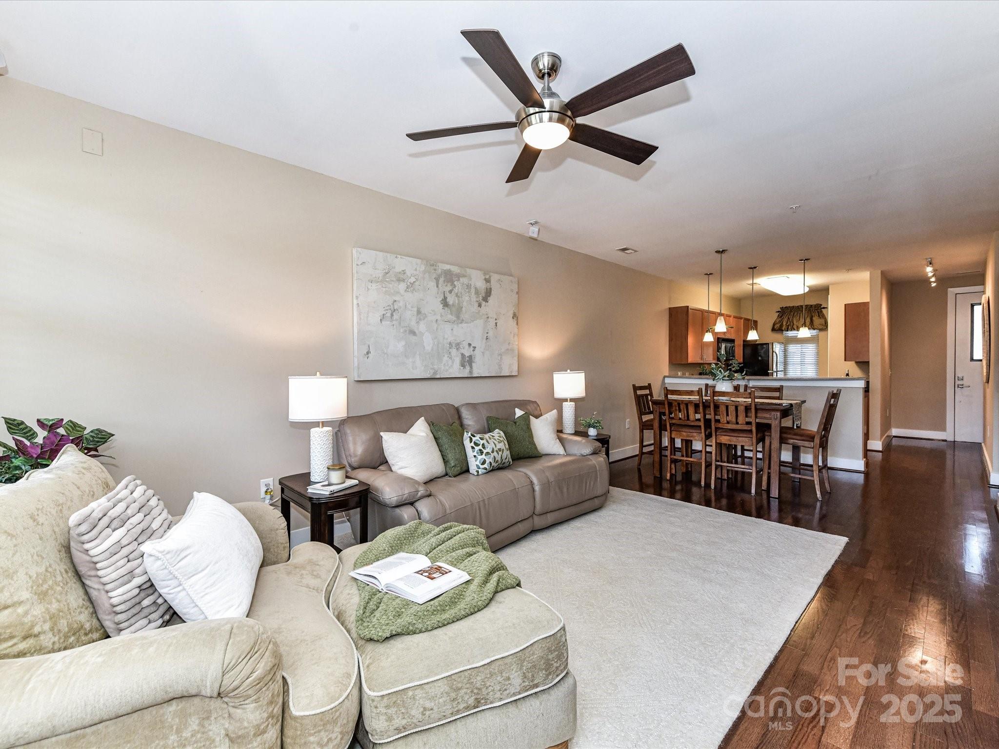 1101 W 1st Street Unit: 302
