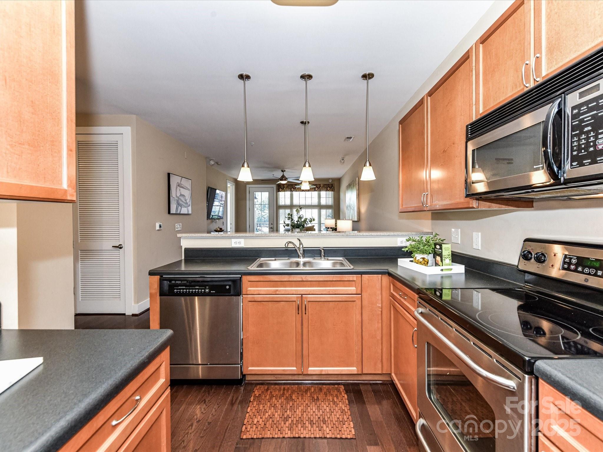 1101 W 1st Street Unit: 302