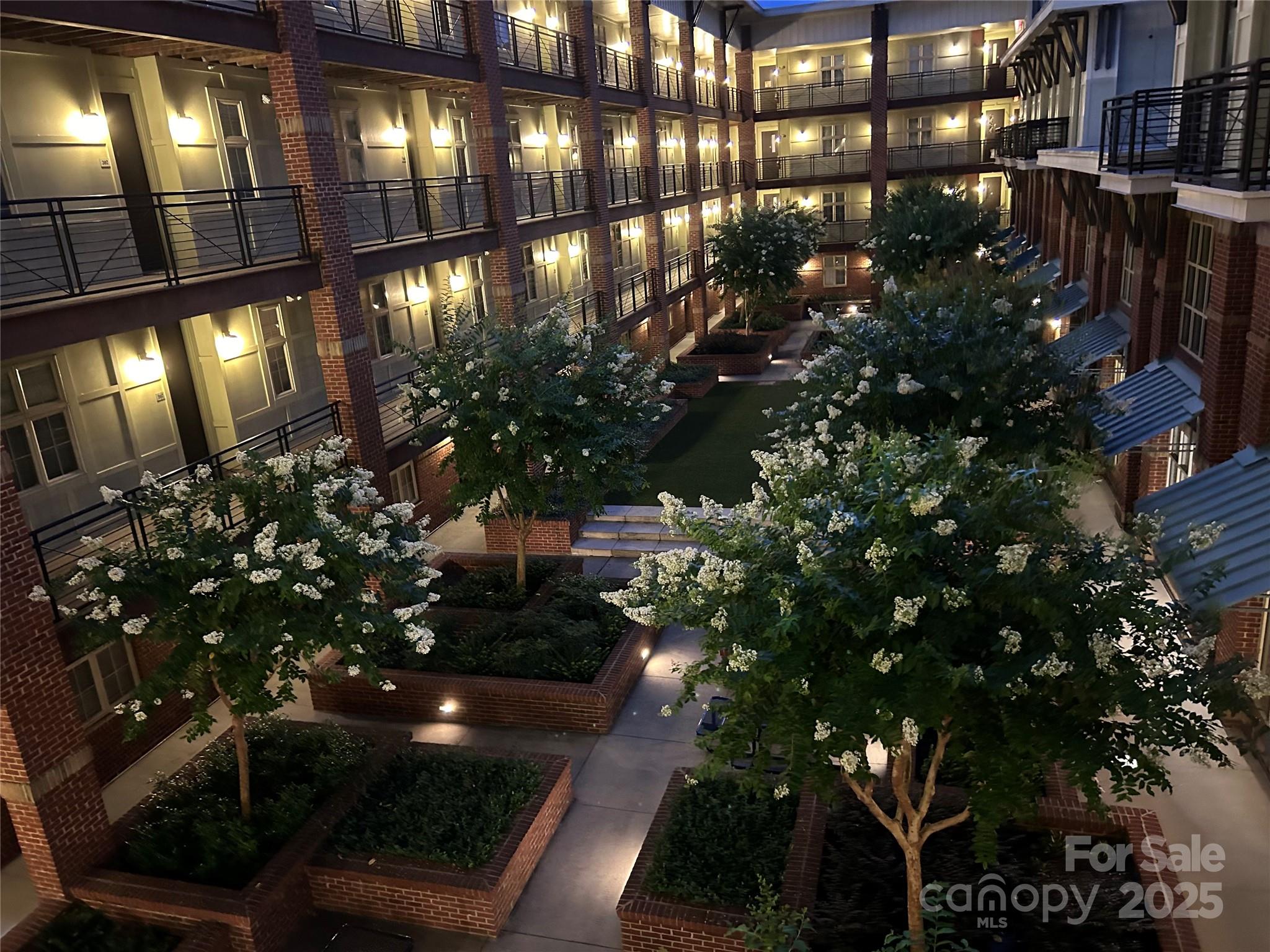 1101 W 1st Street Unit: 302