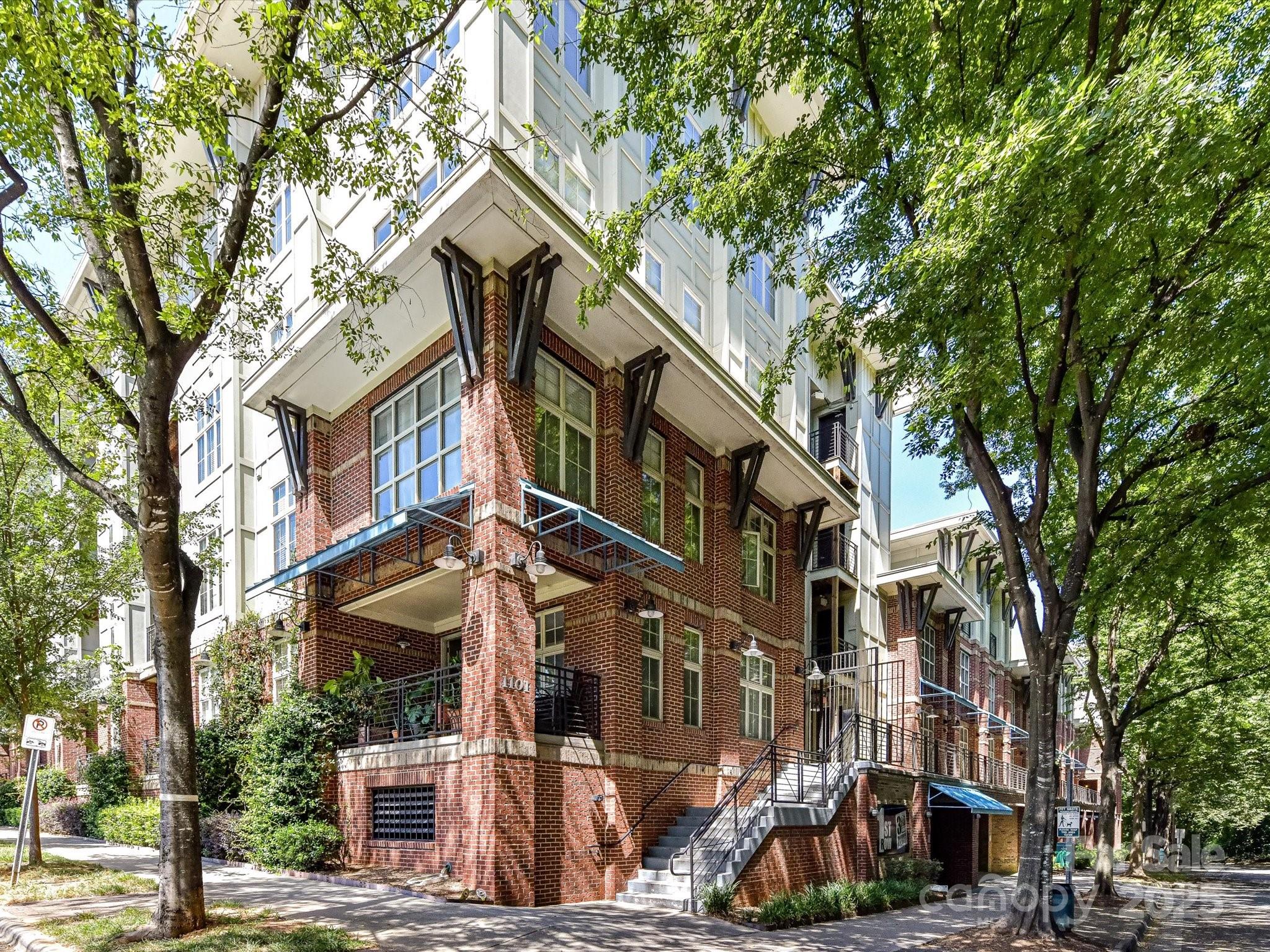 1101 W 1st Street Unit: 302