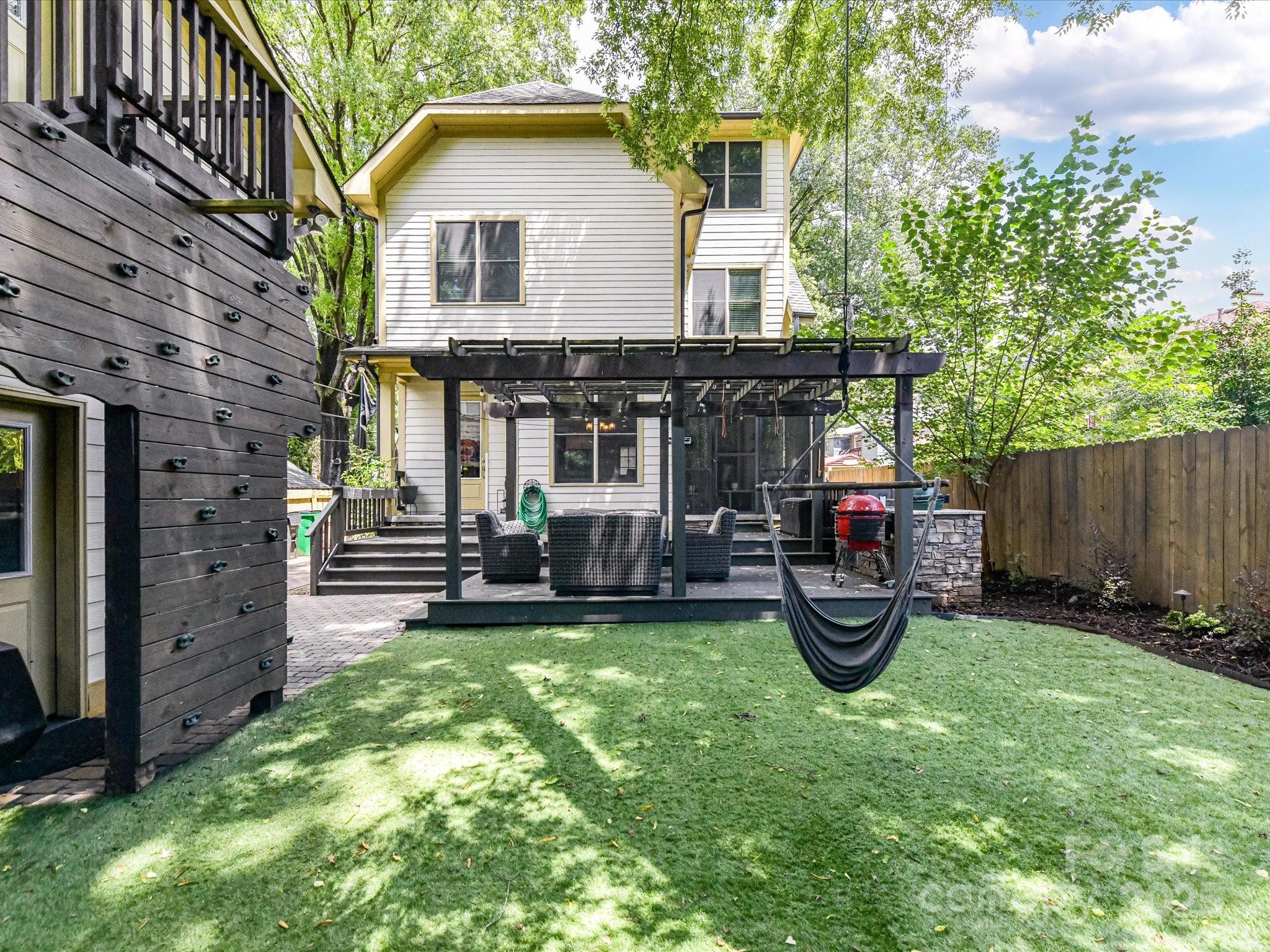 1716 Bay Street