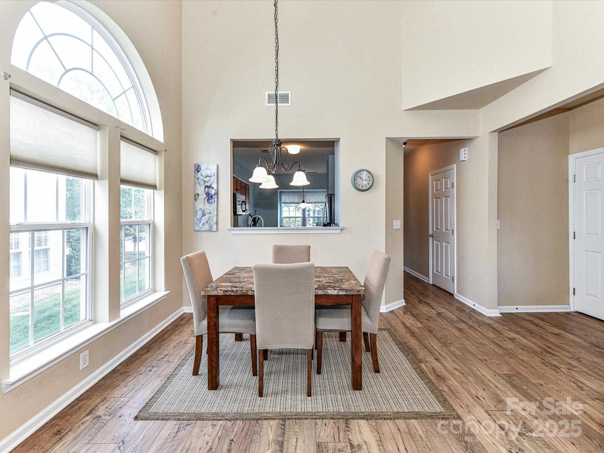 4237 Piccadilly Lane