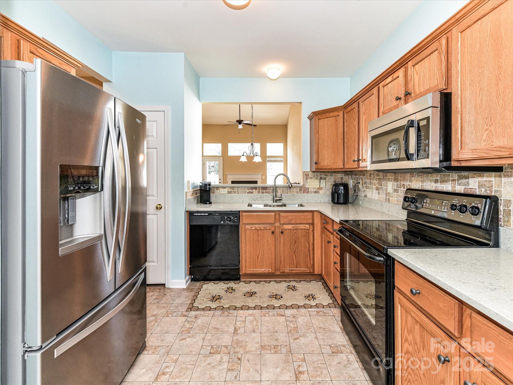 4237 Piccadilly Lane