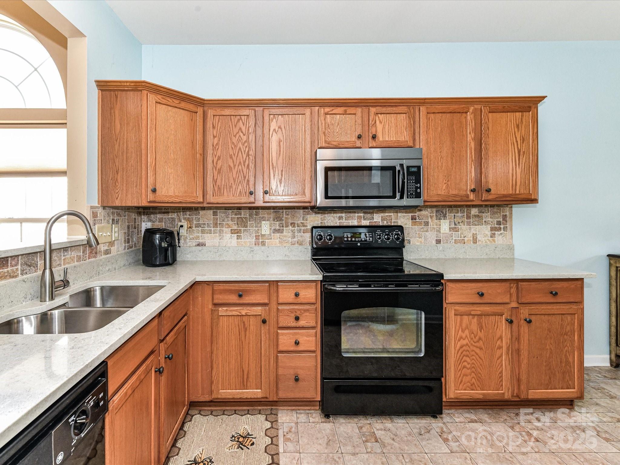 4237 Piccadilly Lane