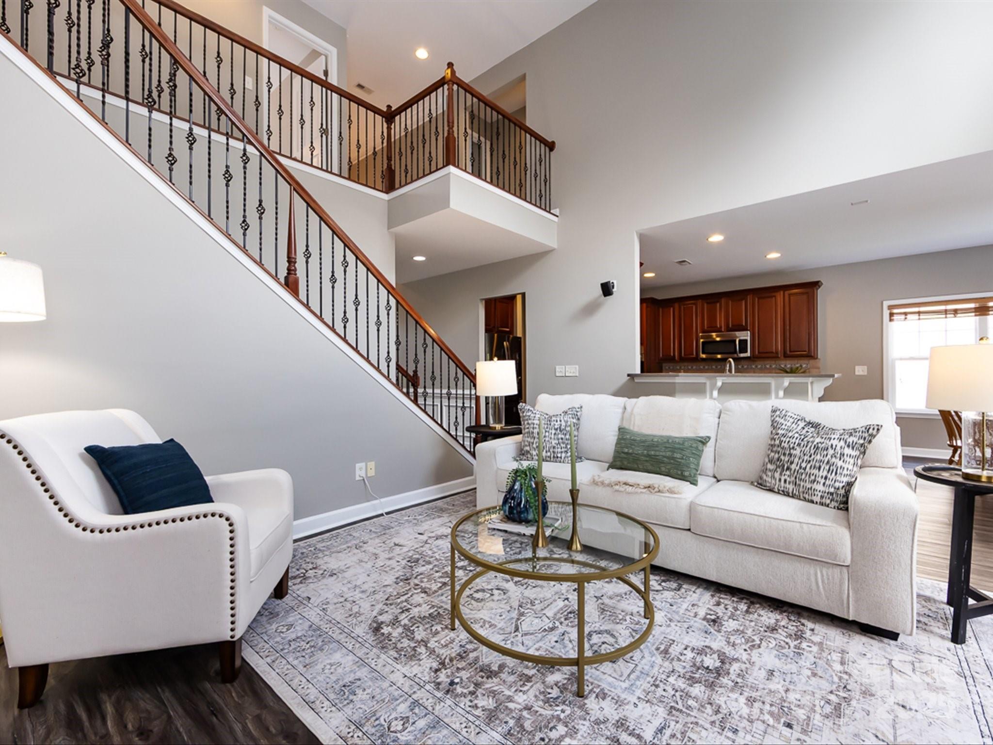 1123 Donelea Lane NW