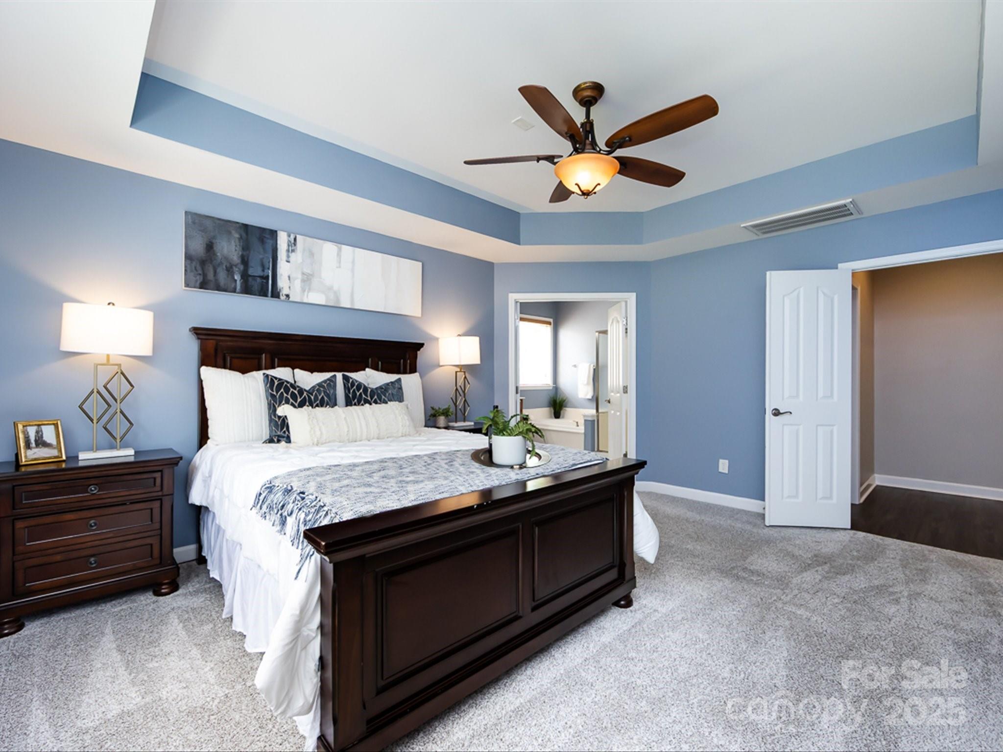 1123 Donelea Lane NW