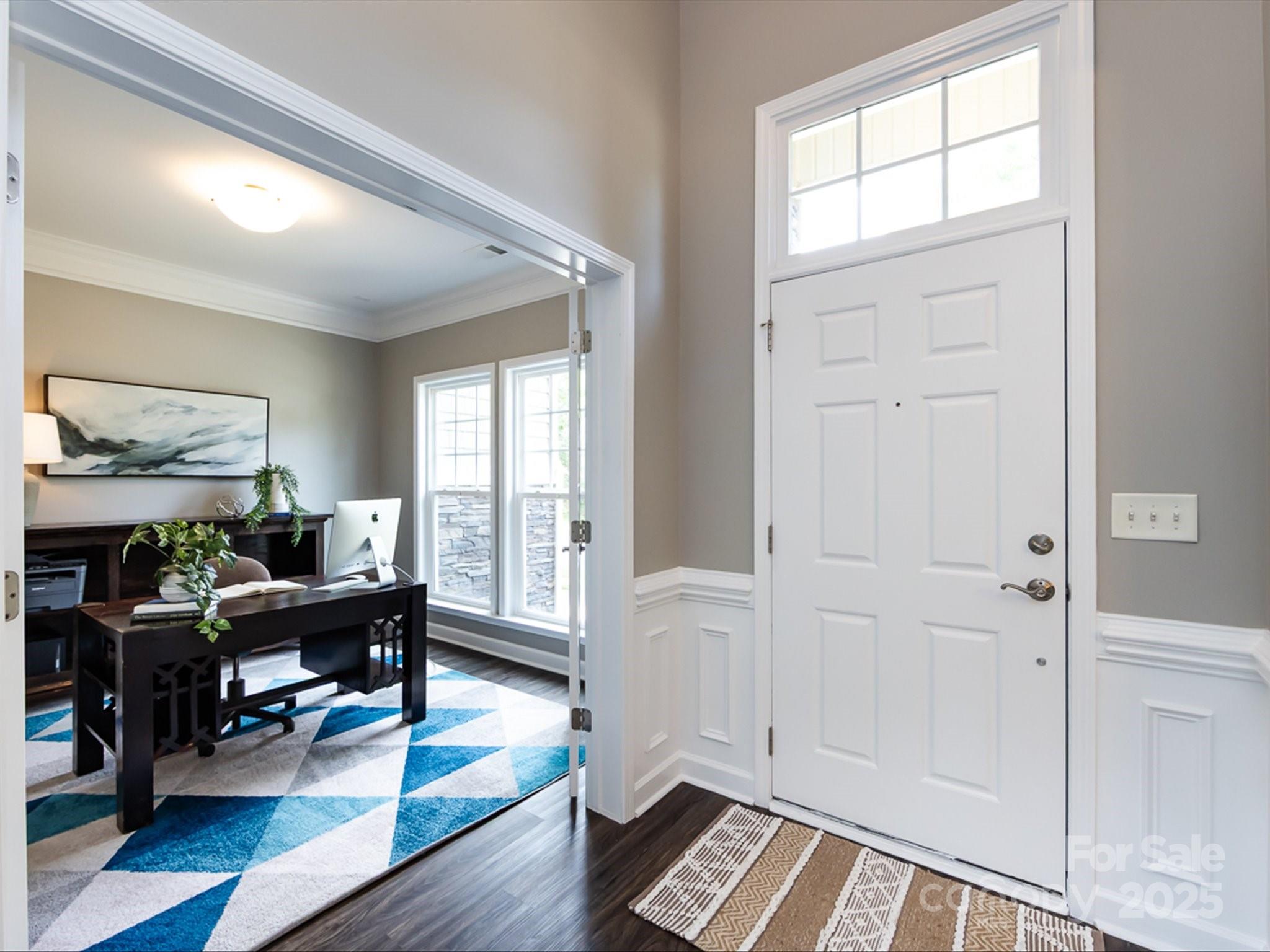 1123 Donelea Lane NW