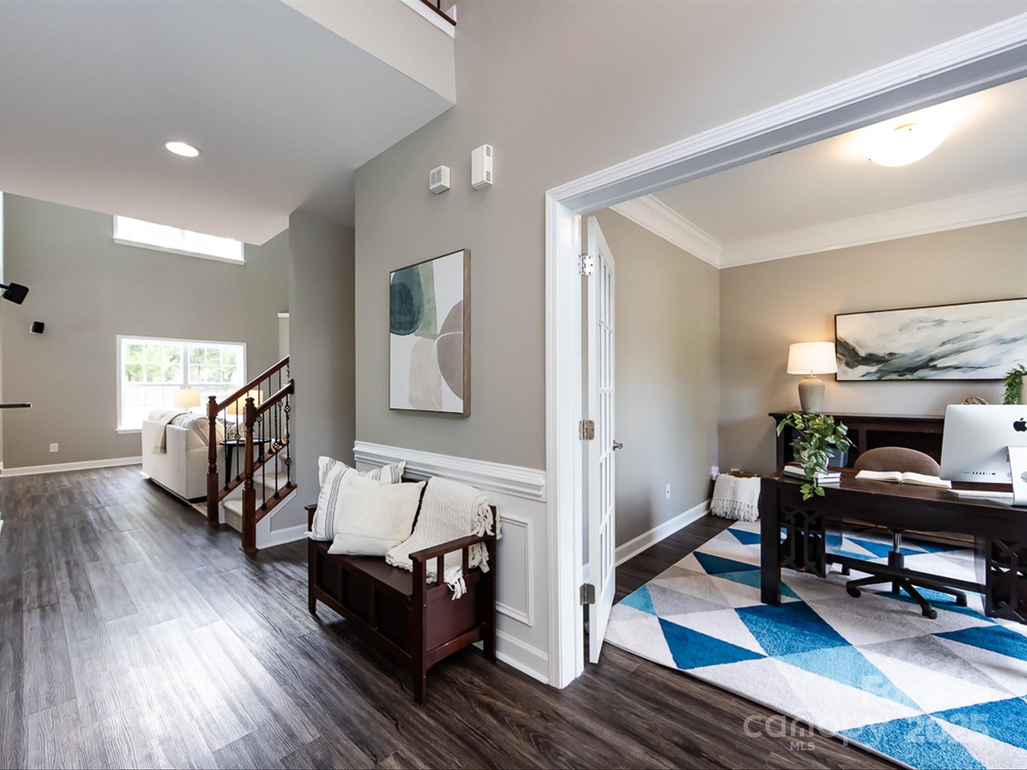 1123 Donelea Lane NW