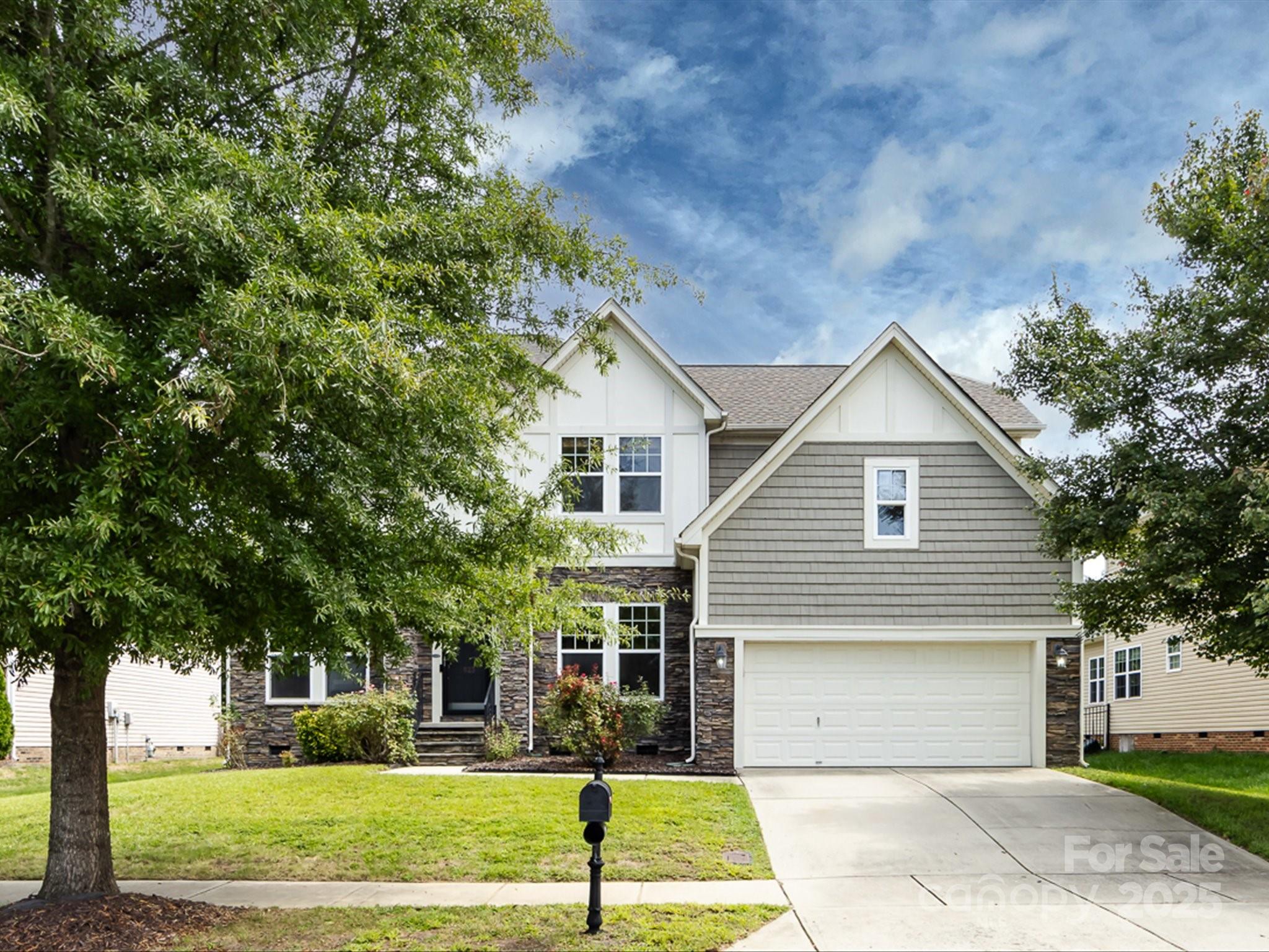 1123 Donelea Lane NW