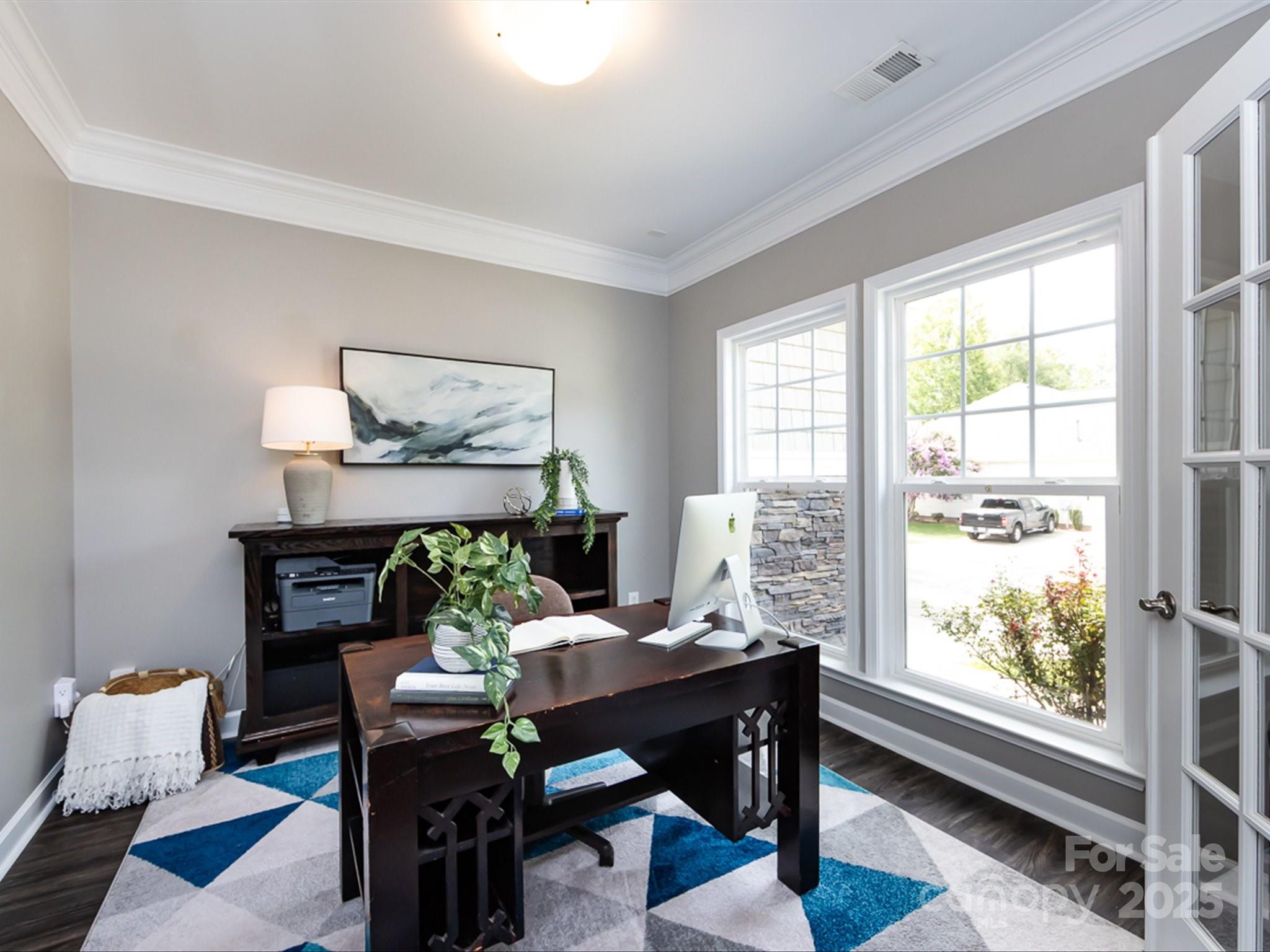 1123 Donelea Lane NW